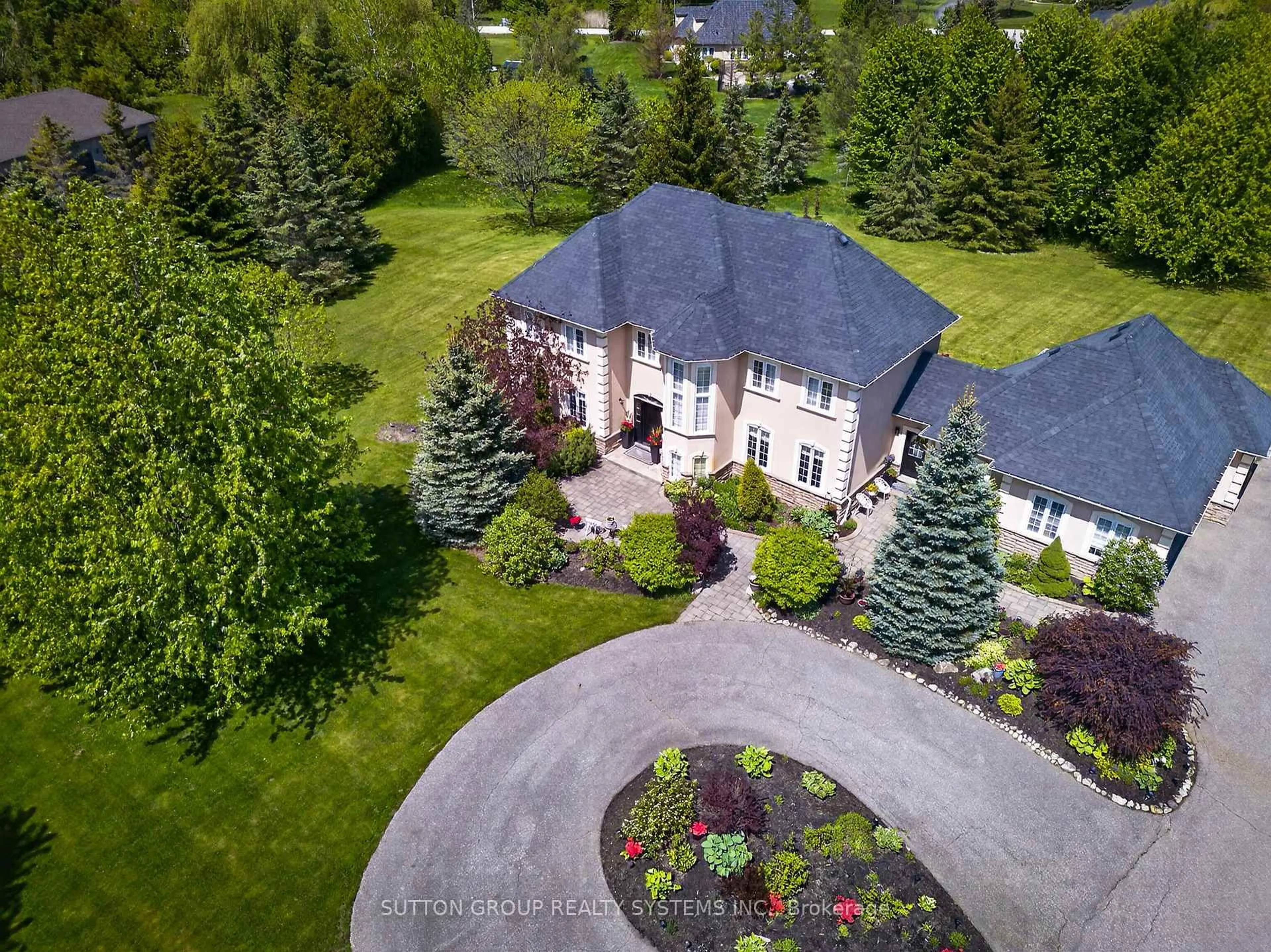 A pic from outside/outdoor area/front of a property/back of a property/a pic from drone, street for 3165 McPhail Way, Milton Ontario L0P 1B0