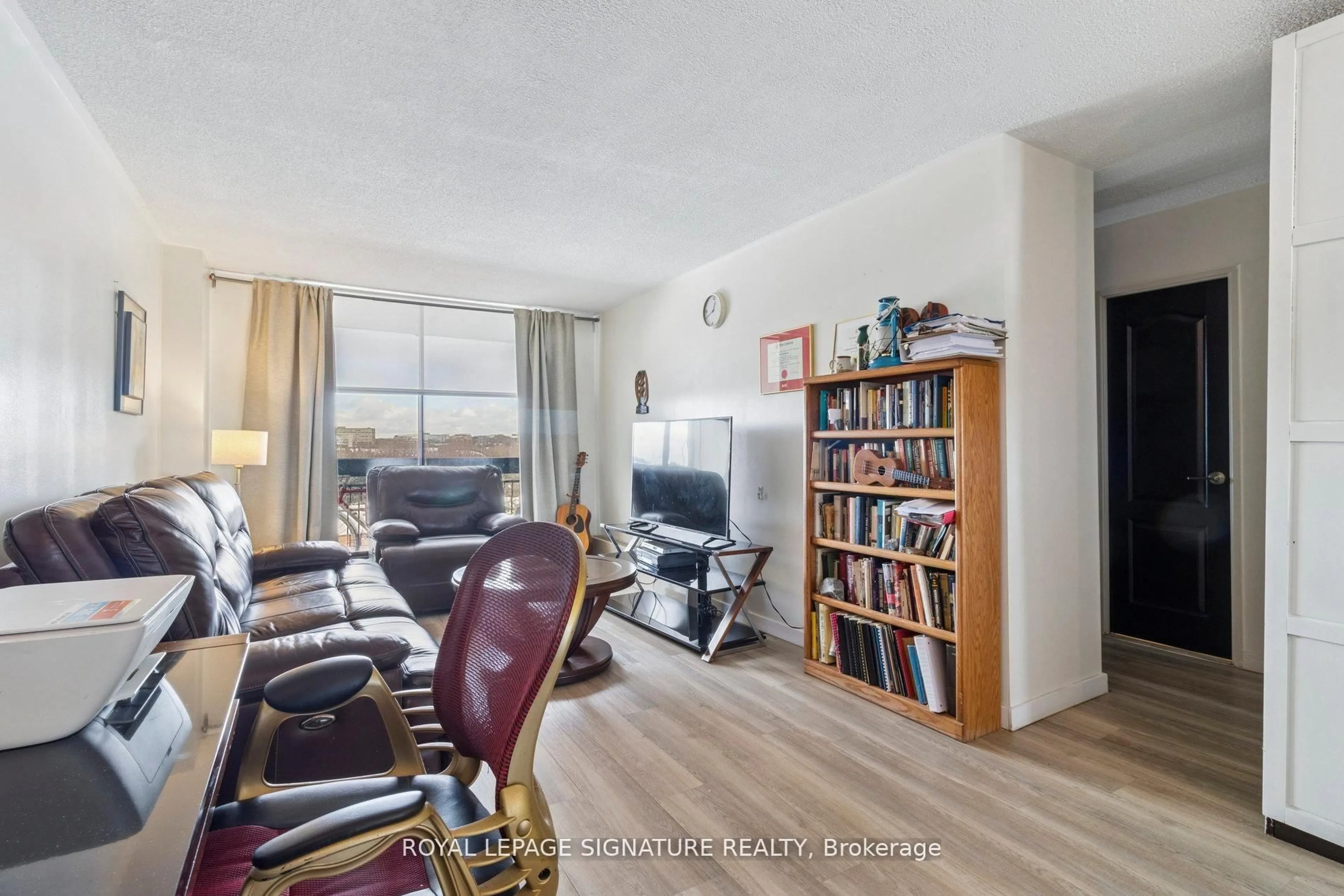 Living room with furniture, unknown for 4645 Jane St #720, Toronto Ontario M3N 2K9