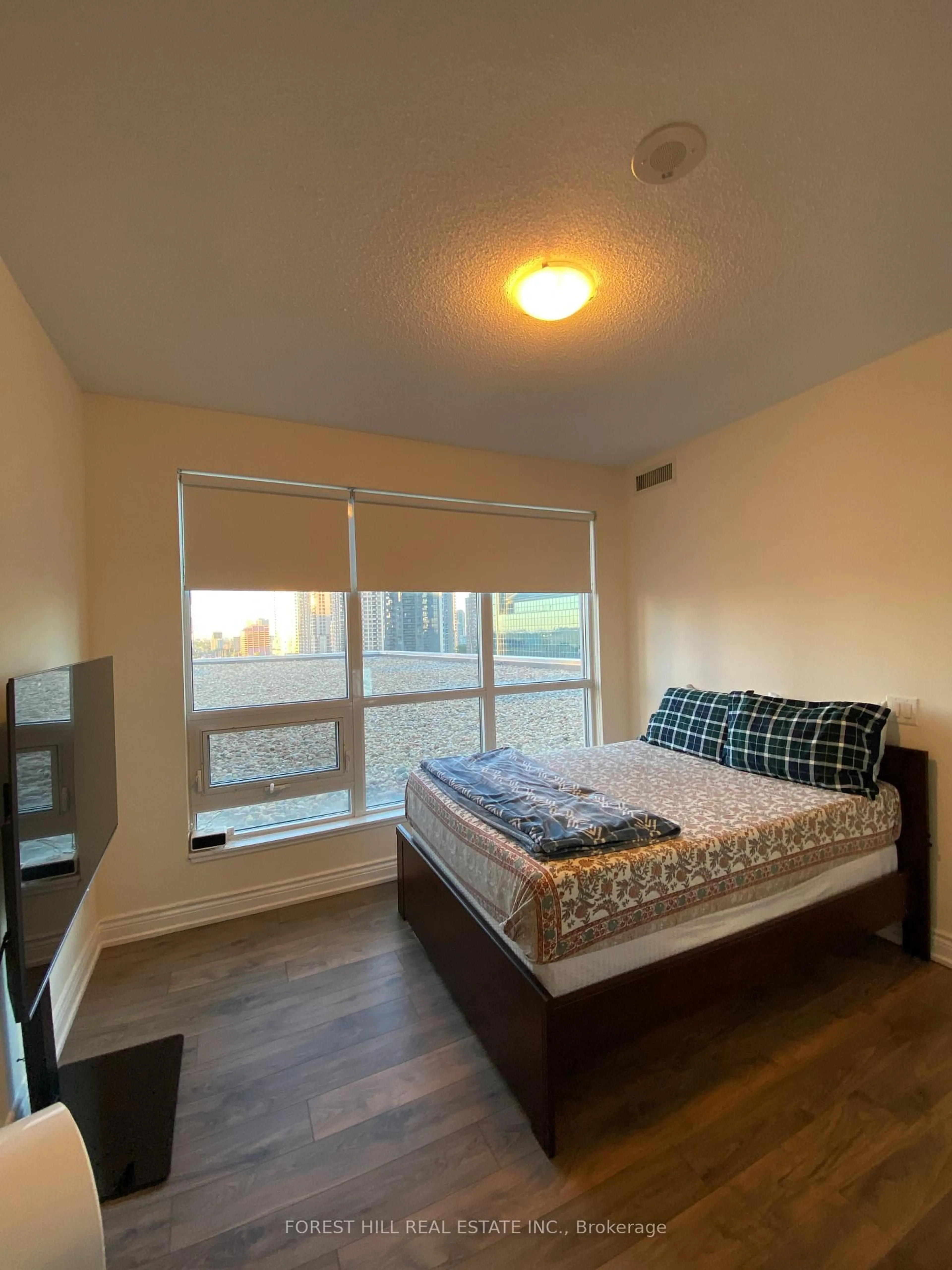 A pic of a room for 4011 Brickstone Mews #807, Mississauga Ontario L5B 0J7