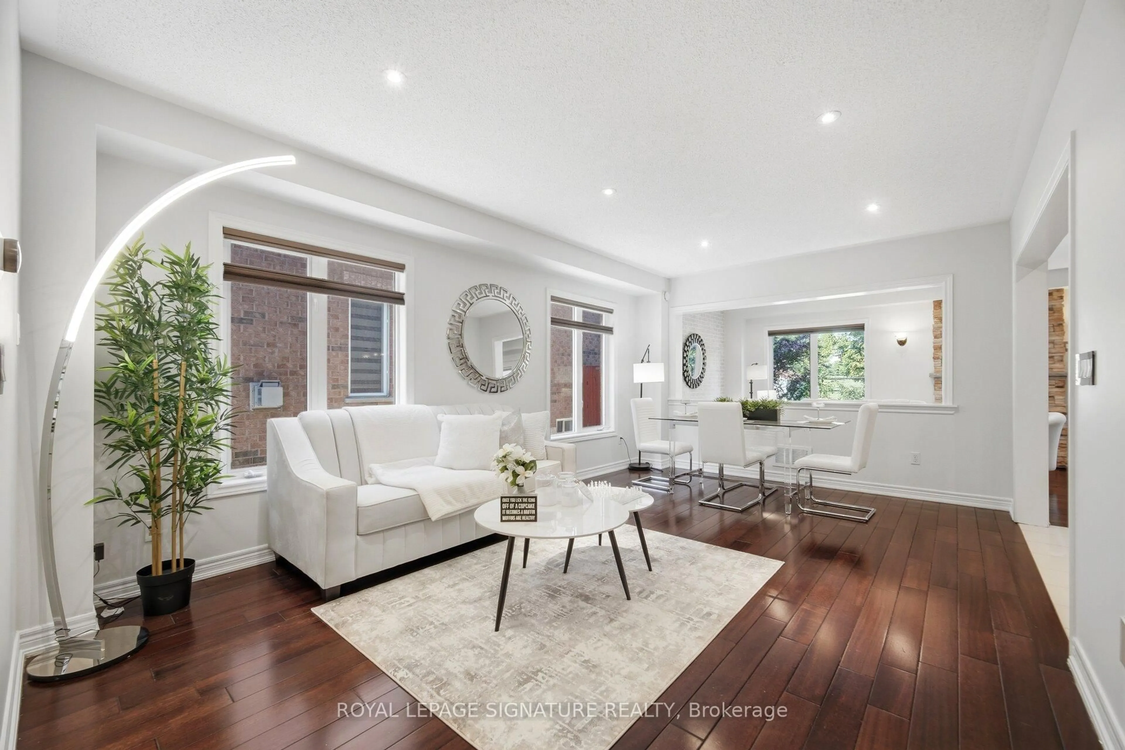 Living room with furniture, unknown for 901 Knotty Pine Grve, Mississauga Ontario L5W 1J9