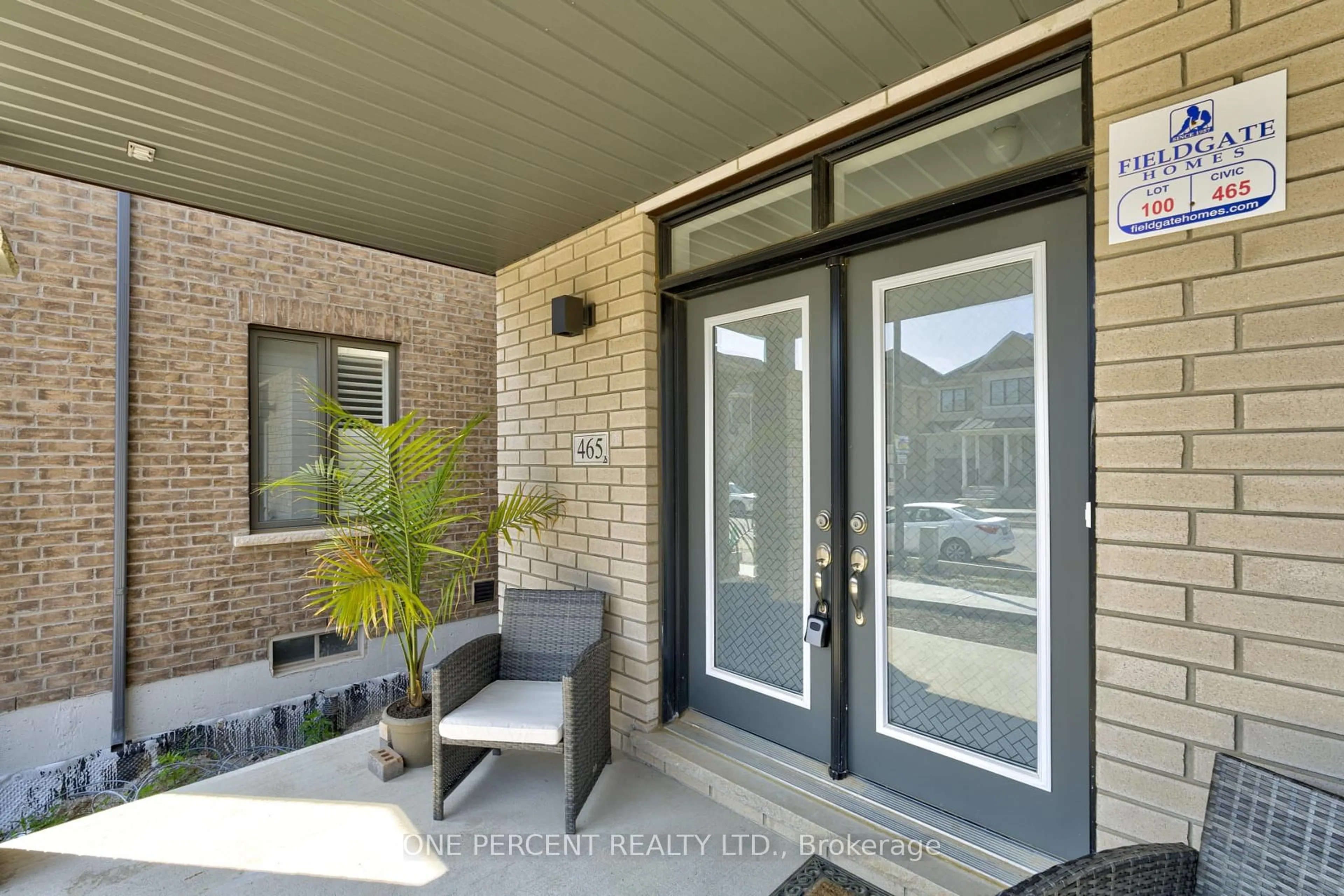 Indoor entryway for 465 Kennedy Circ, Milton Ontario L9E 2C4