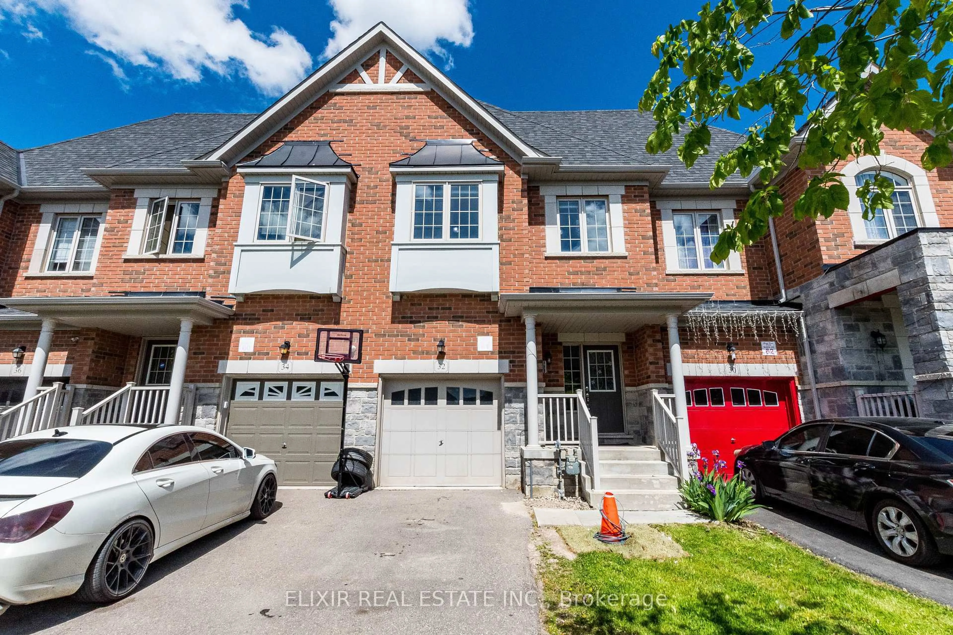 Home with brick exterior material, street for 32 Yately St, Brampton Ontario L7A 0G4
