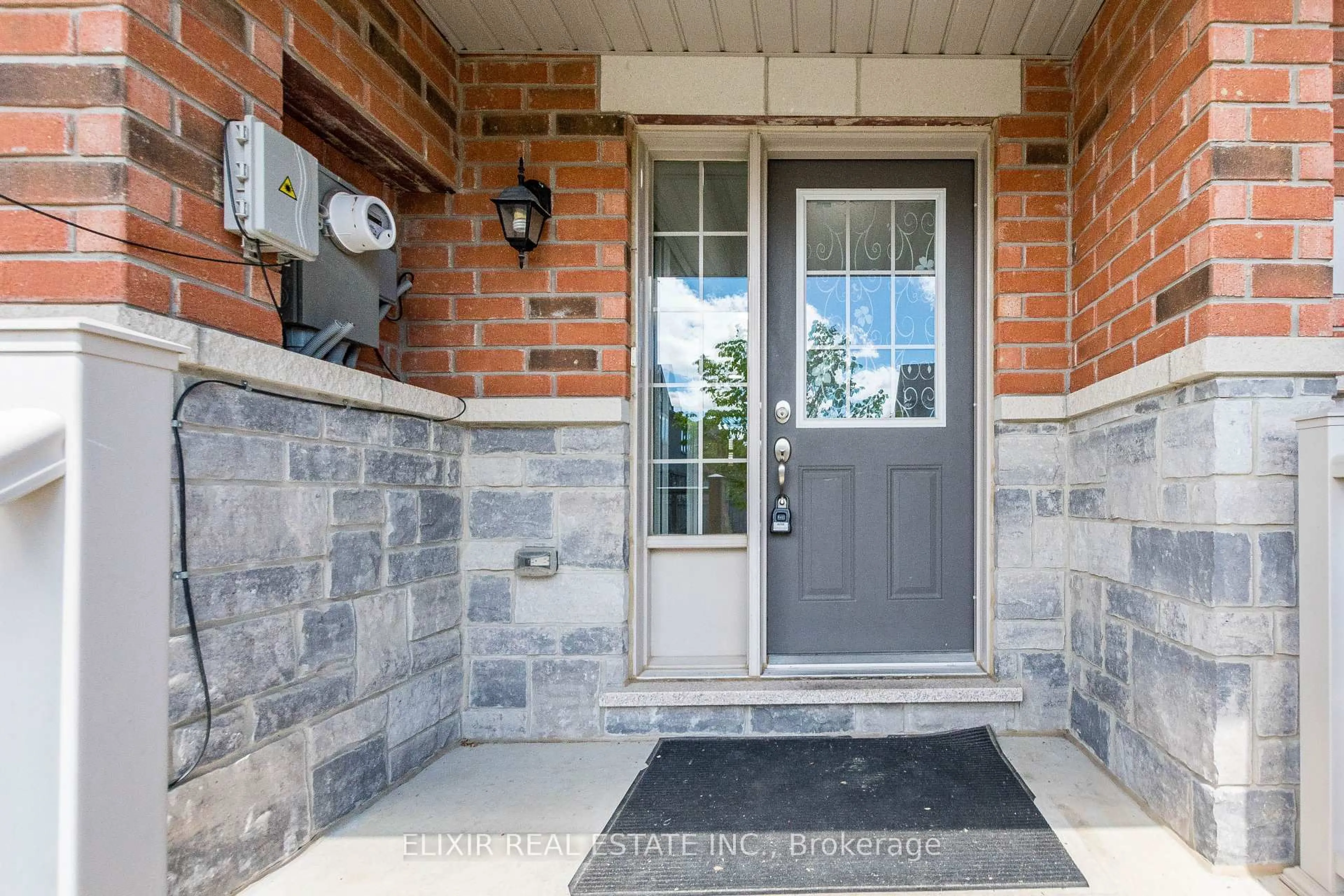 Unknown for 32 Yately St, Brampton Ontario L7A 0G4