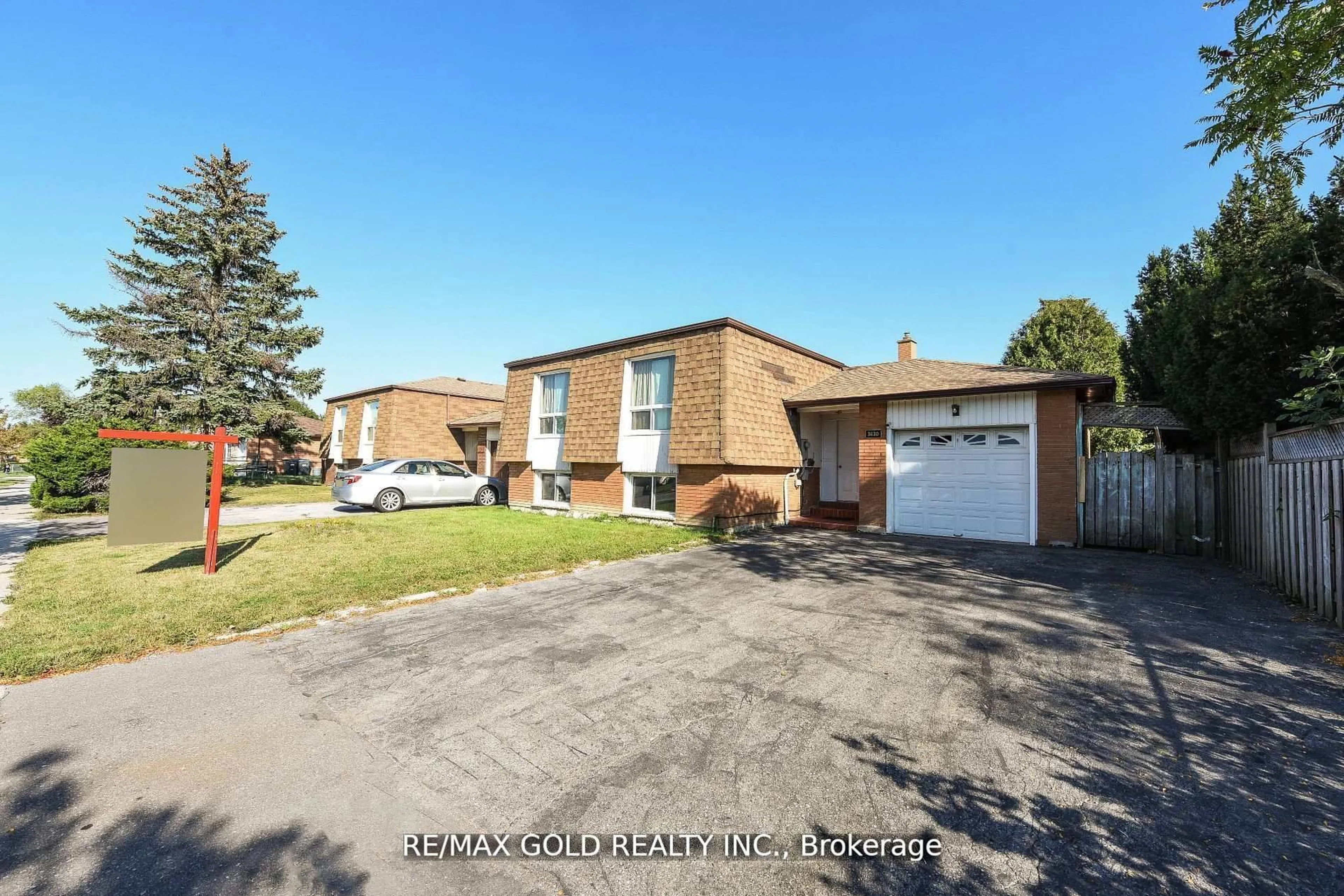 Home with brick exterior material, street for 3630 Brandon Gate Dr, Mississauga Ontario L4T 3E5