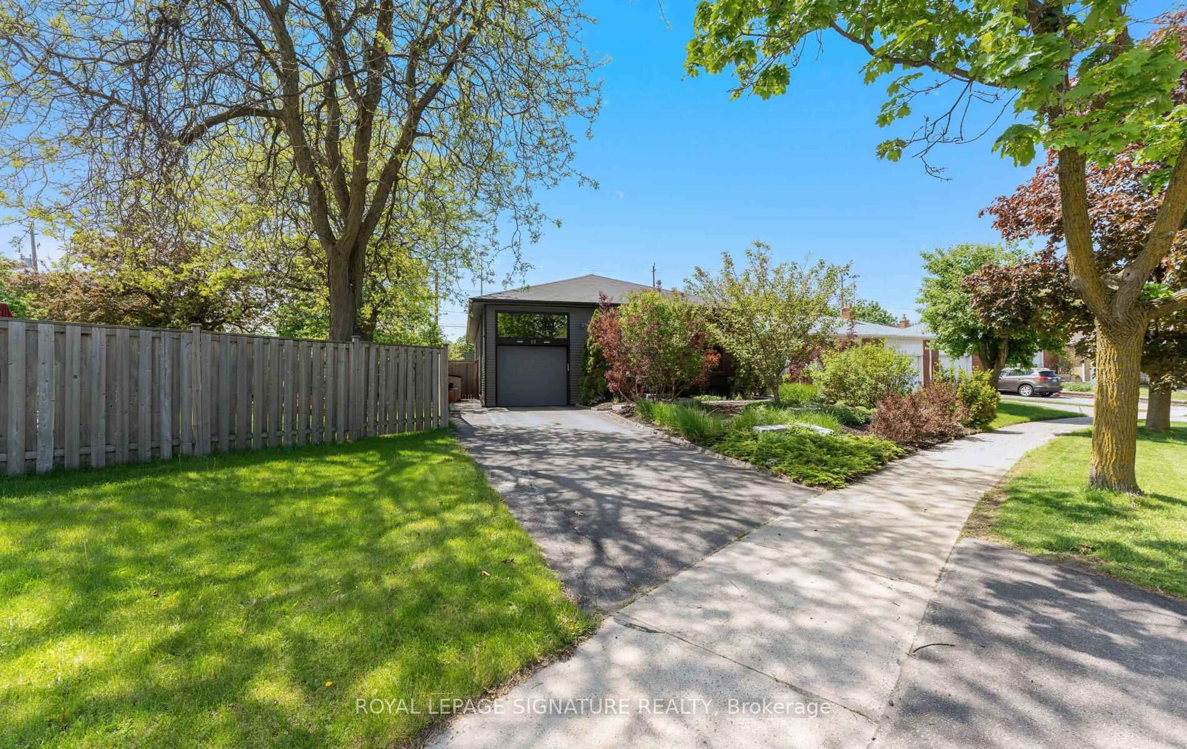 Unknown for 88 Beaver Bend Cres, Toronto Ontario M9B 5R6