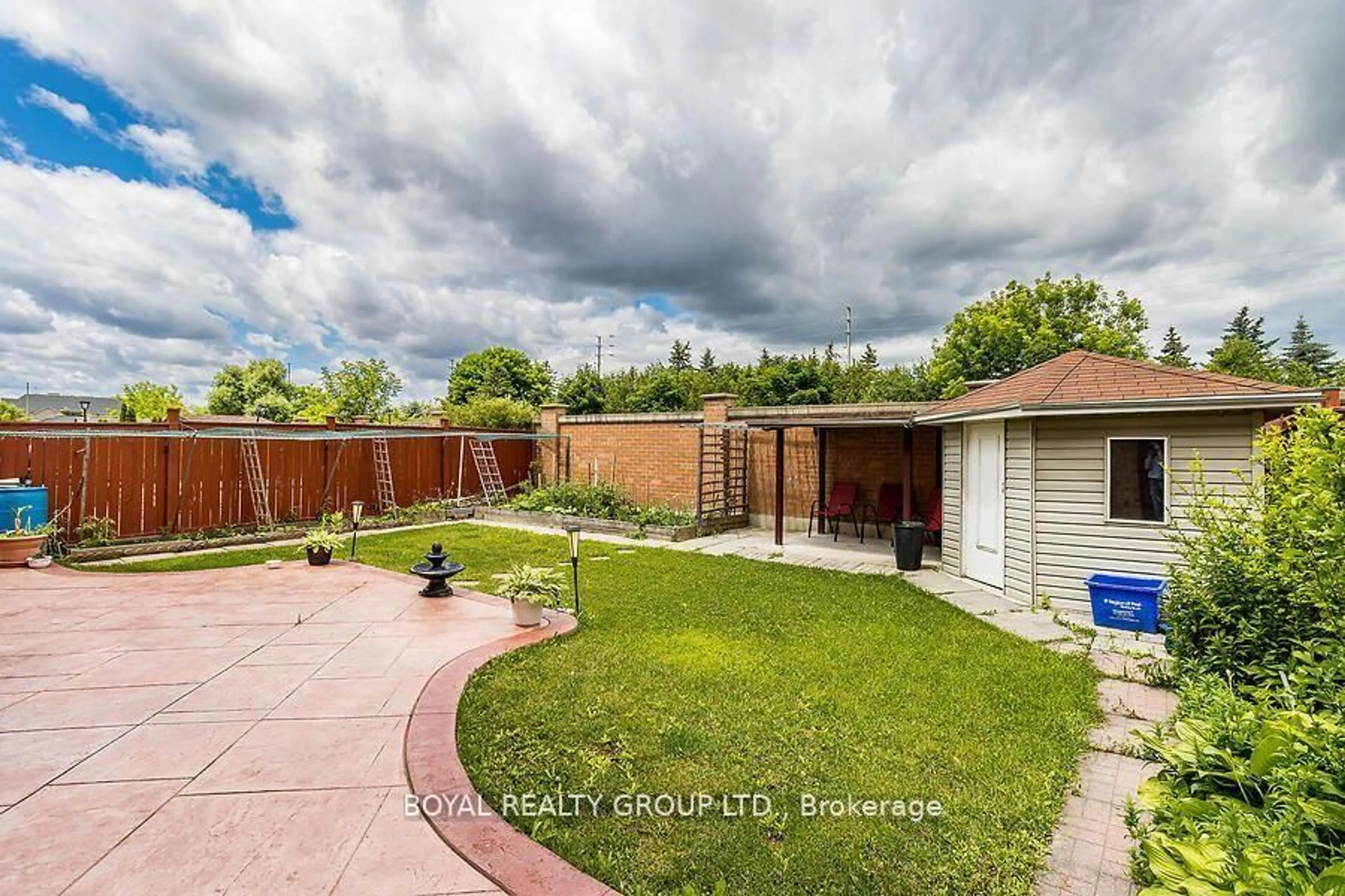 A pic from outside/outdoor area/front of a property/back of a property/a pic from drone, unknown for 80 Sleightholme Cres, Brampton Ontario L6P 3E7