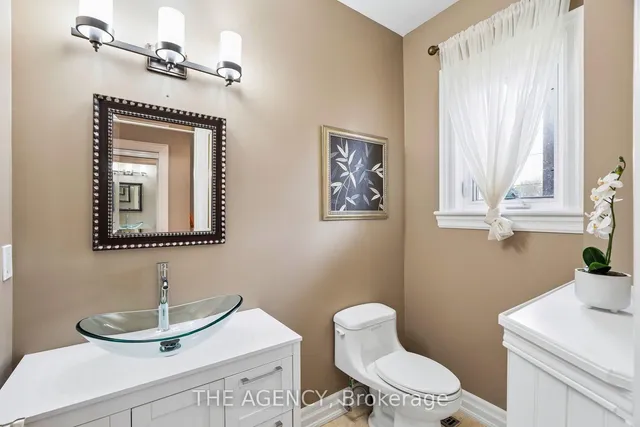 1541 Garnet Ave, Mississauga 4