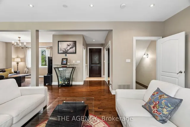 1541 Garnet Ave, Mississauga 5