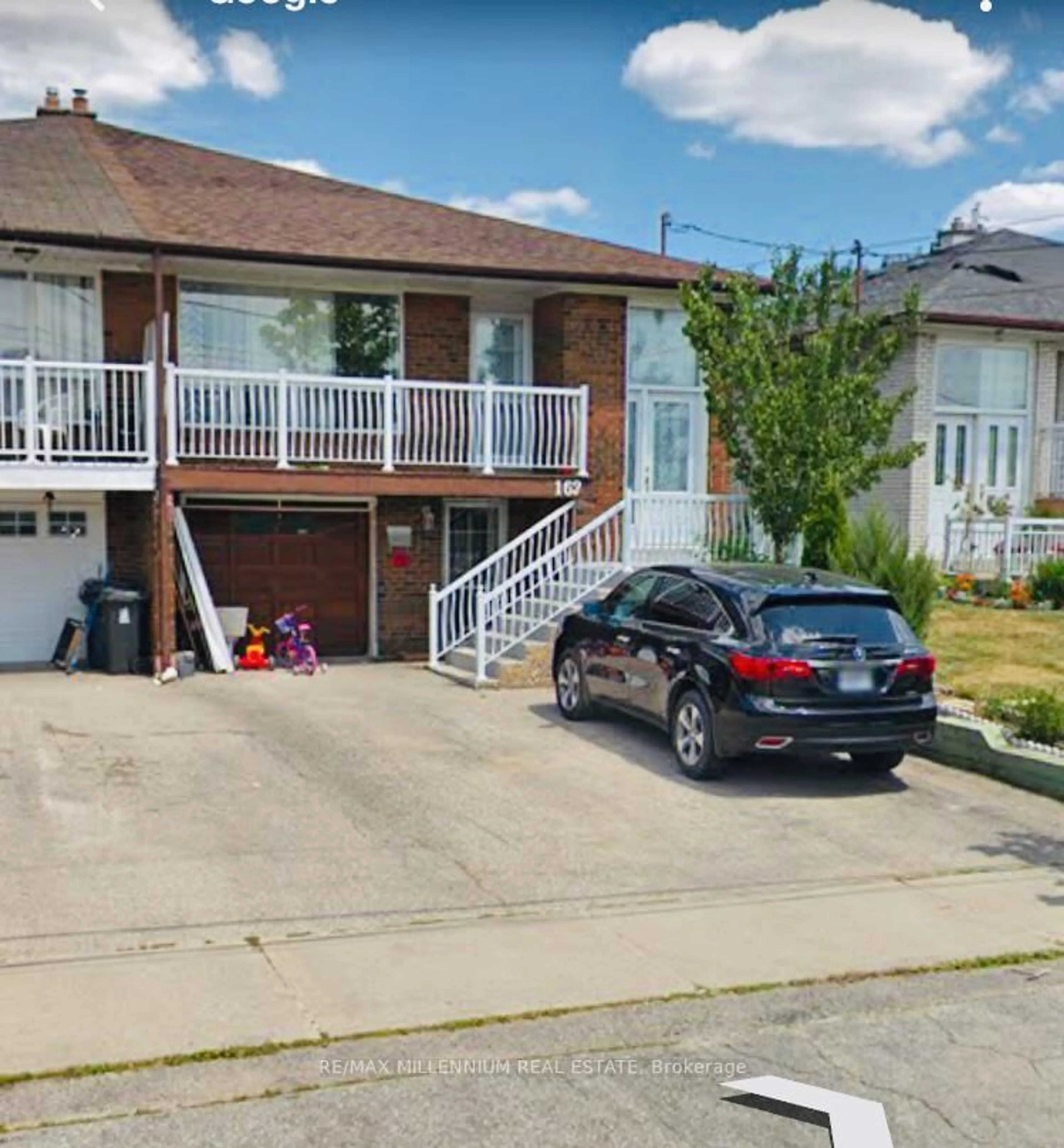 A pic from outside/outdoor area/front of a property/back of a property/a pic from drone, street for 130 Ardwick Blvd, Toronto Ontario M9M 1W2