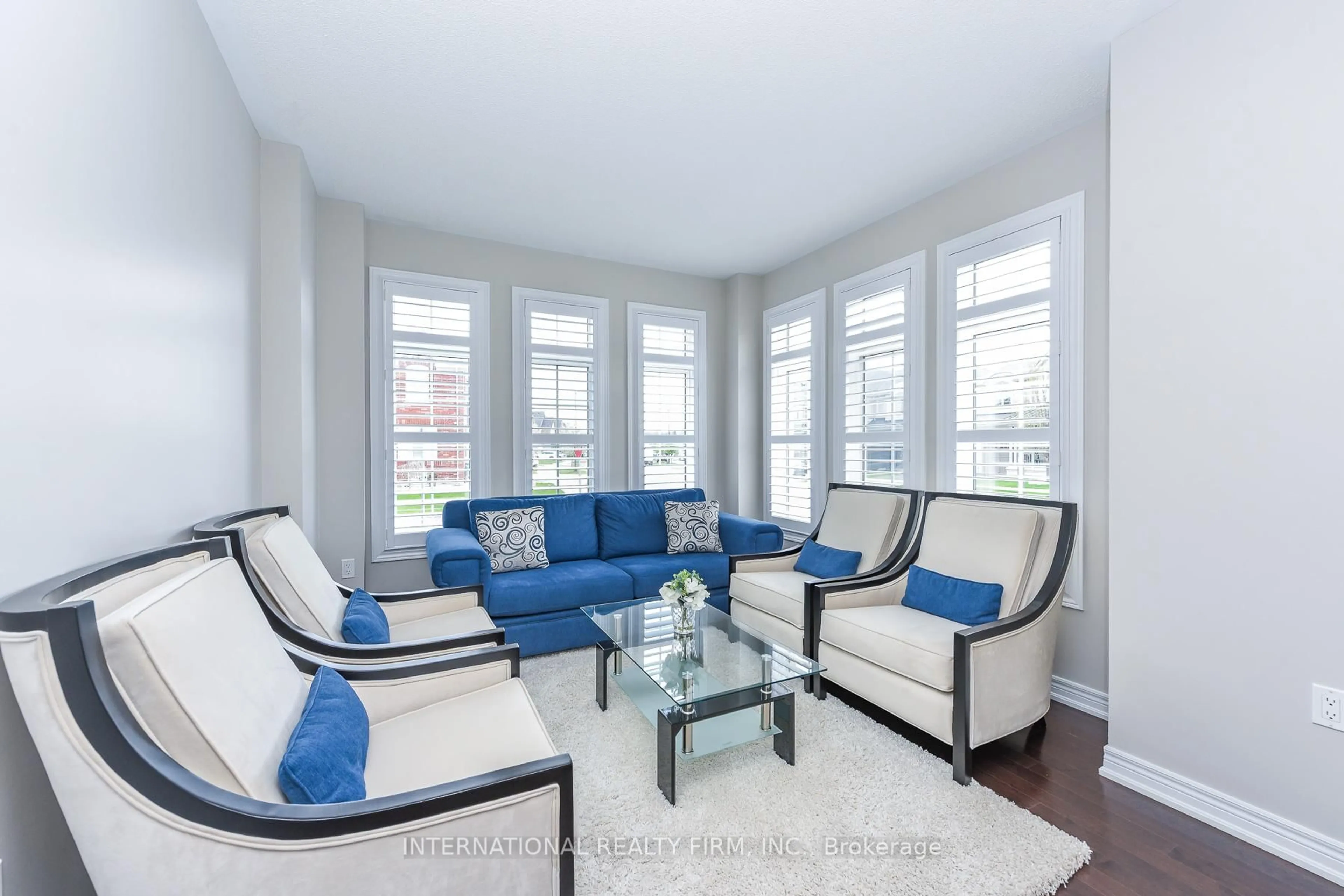 Living room with furniture, unknown for 578 Dougall Ave, Caledon Ontario L7C 3Z4