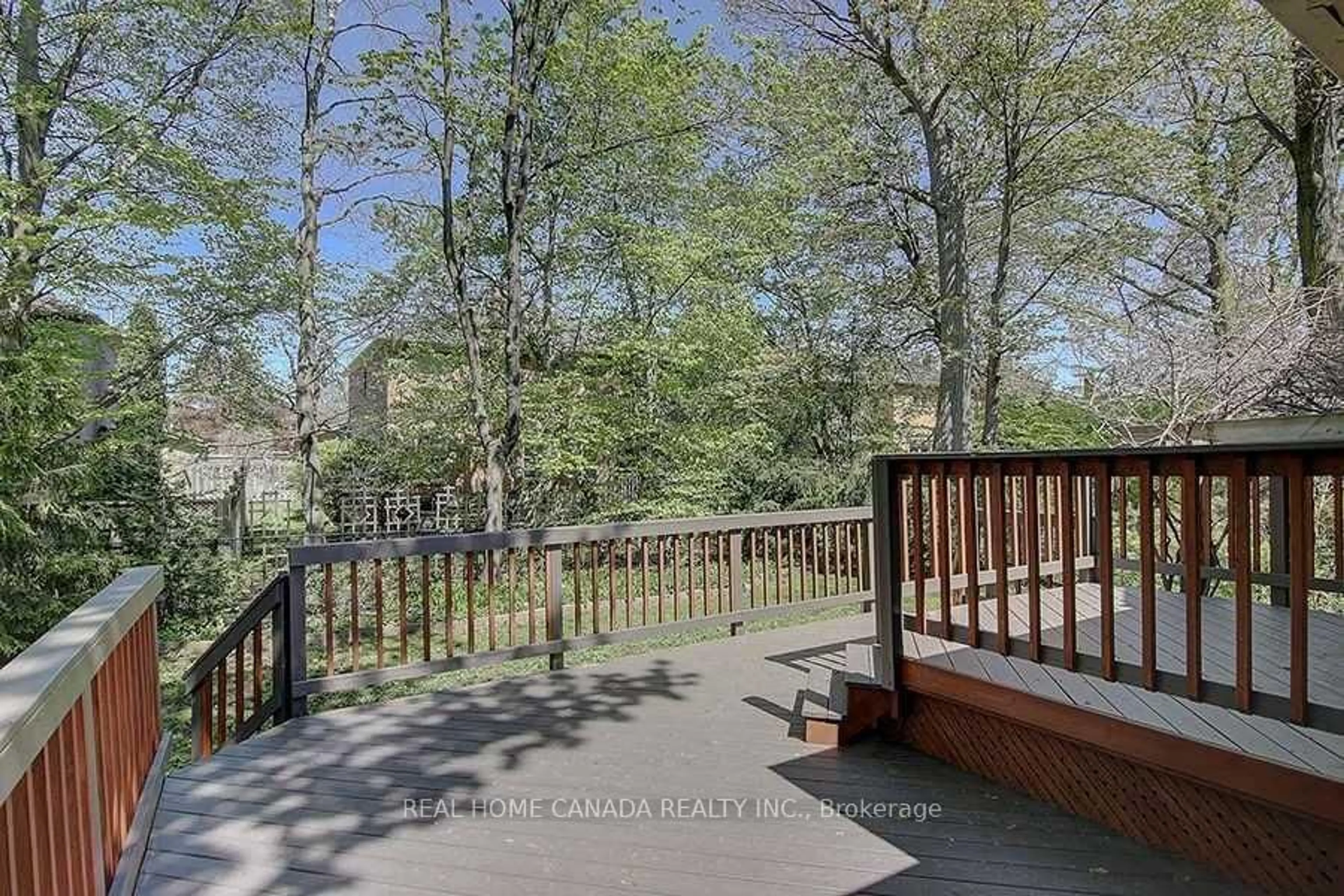 Patio, forest/trees view for 2197 Dunedin Rd, Oakville Ontario L6J 5V2