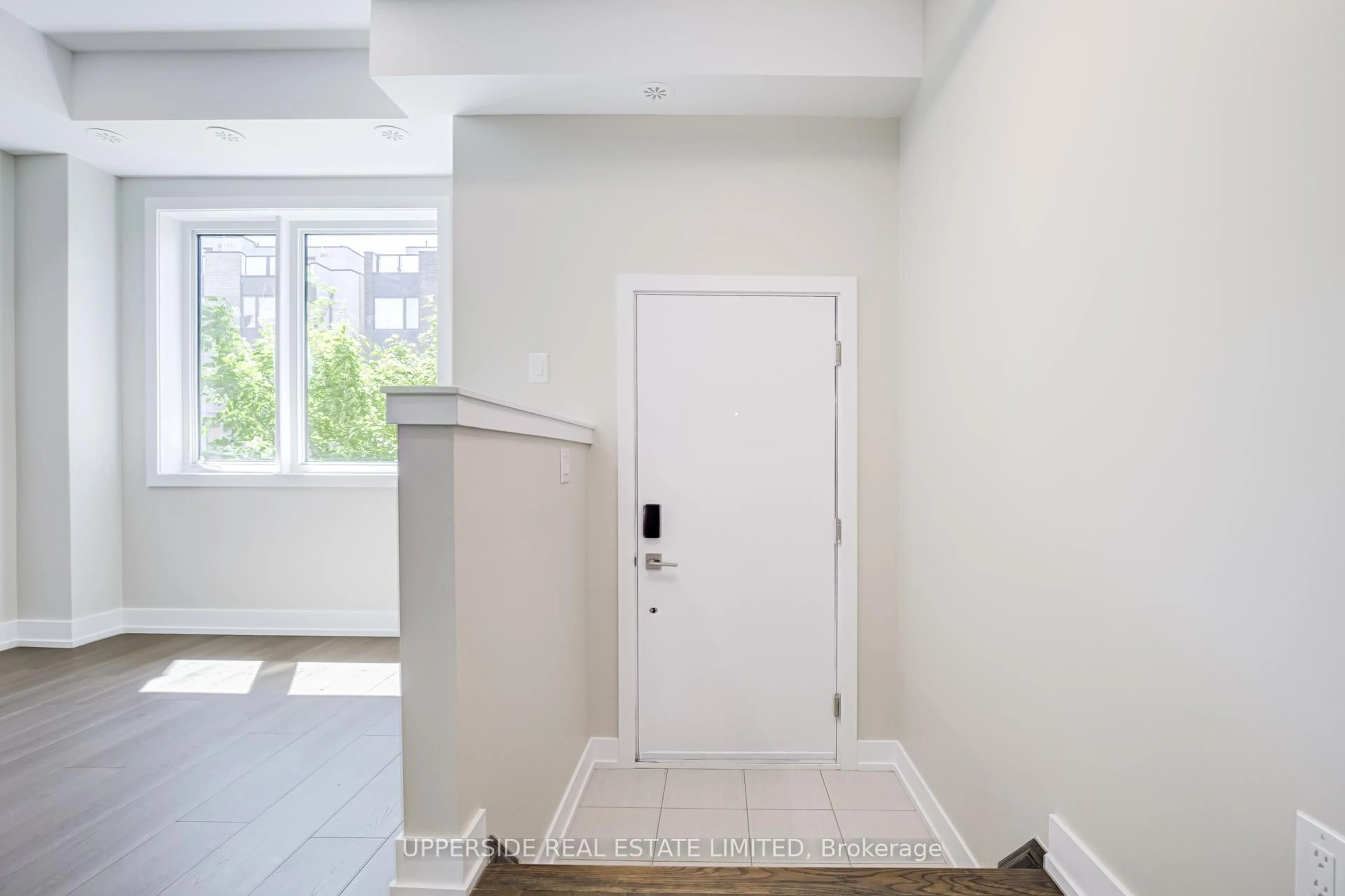 Indoor entryway for 43 Frederick Tisdale Dr, Toronto Ontario M3K 2B8