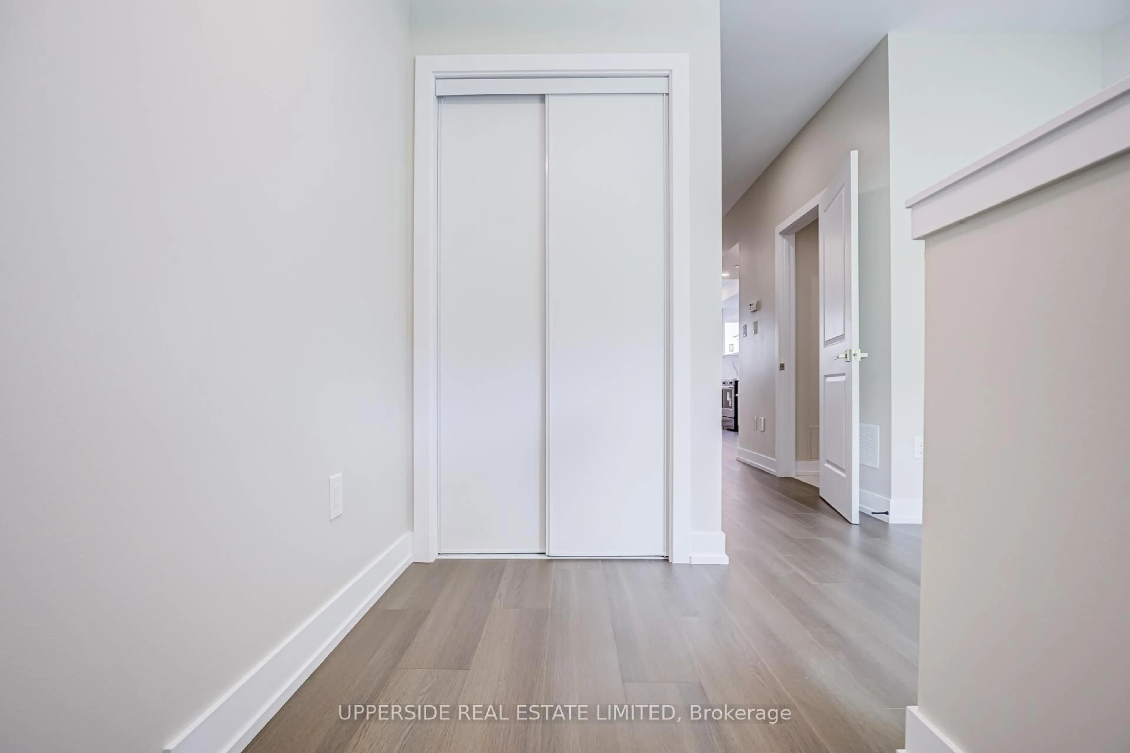 Indoor entryway for 43 Frederick Tisdale Dr, Toronto Ontario M3K 2B8