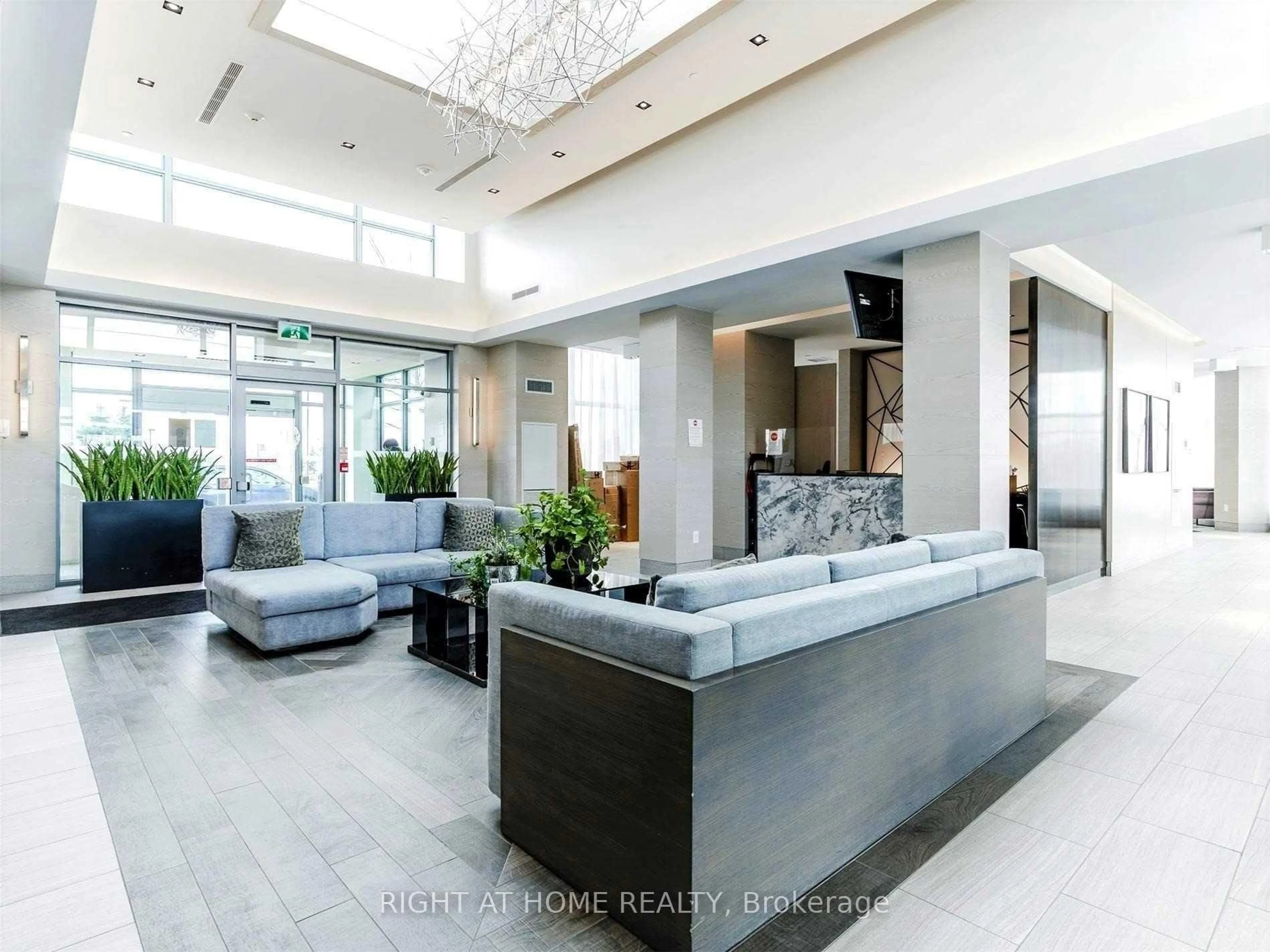 Lobby for 4655 Glen Erin Dr #102, Mississauga Ontario L5M 0Z1