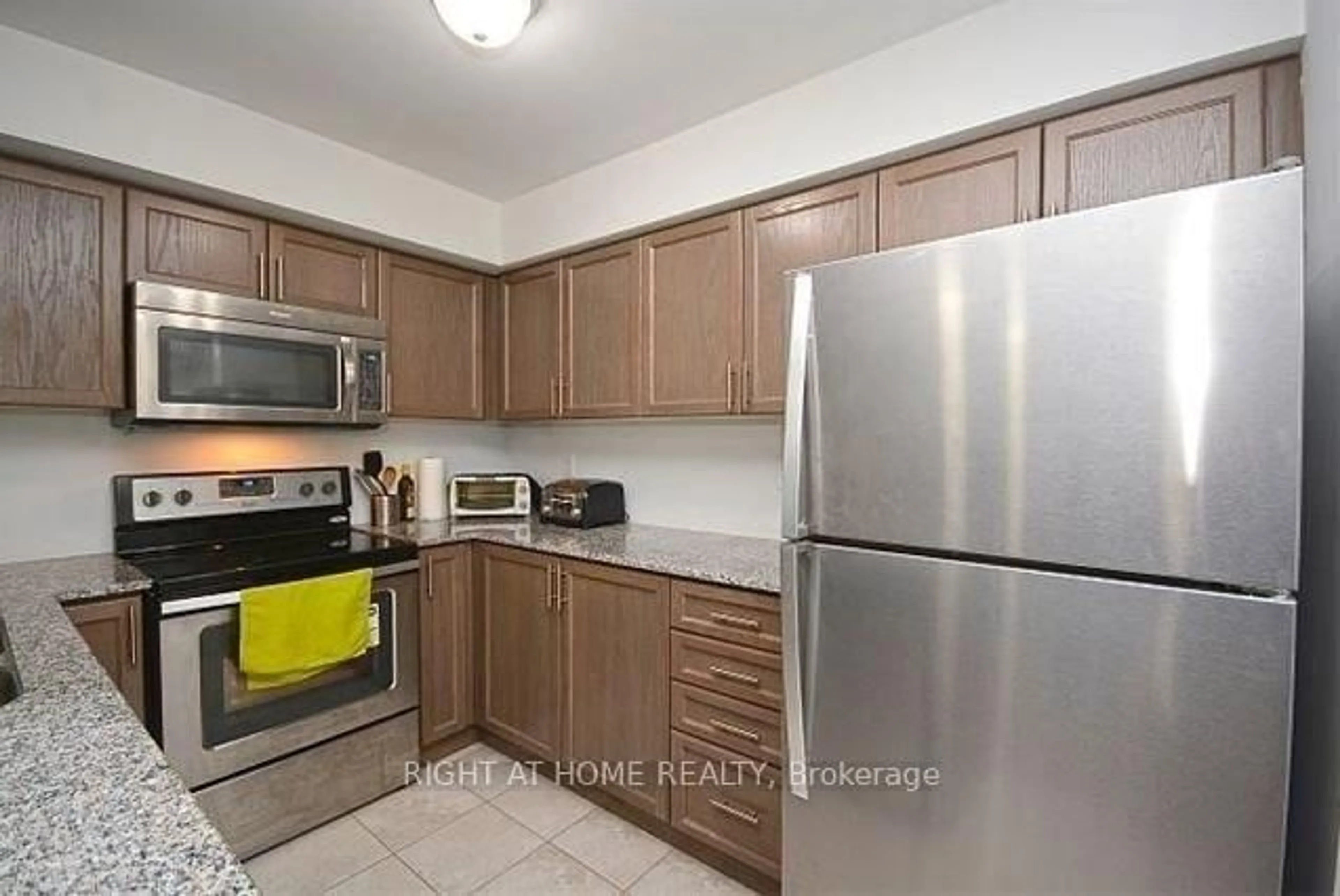 Standard kitchen, unknown for 2480 POST Rd #24, Oakville Ontario L6H 0K1