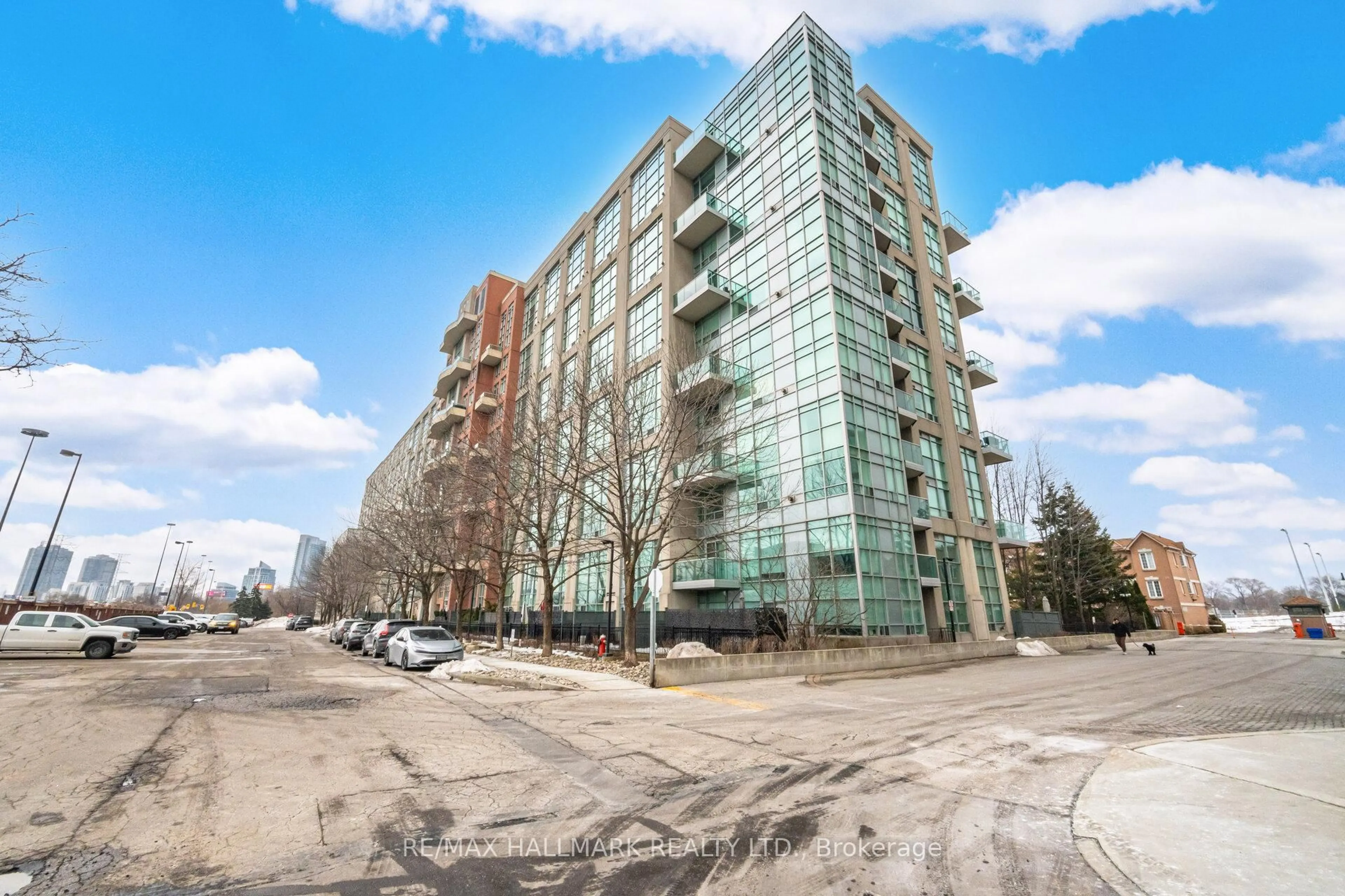 Patio, building for 200 Manitoba St #624, Toronto Ontario M8Y 3Y9