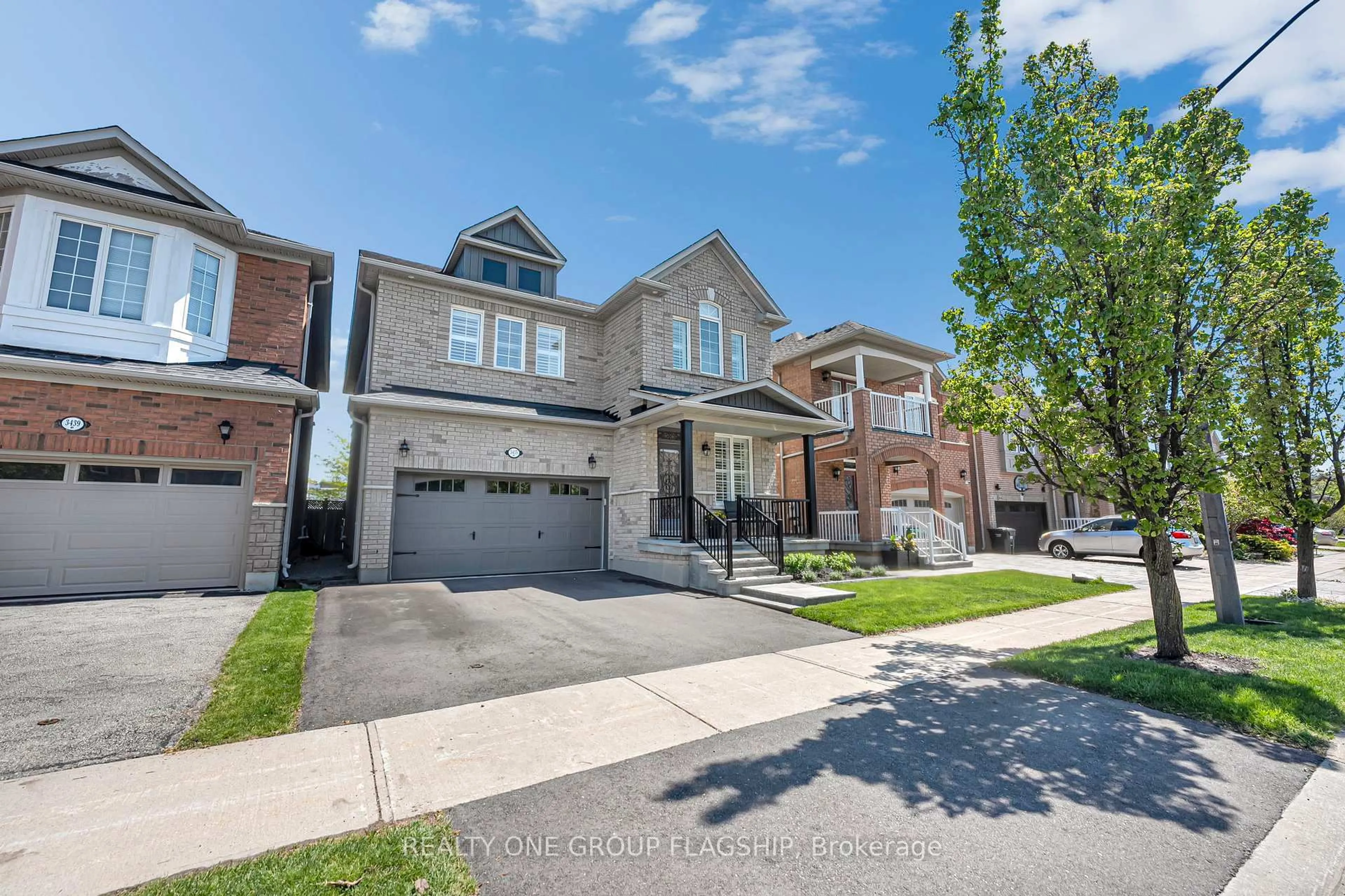 Home with brick exterior material, street for 3435 Jorie Cres, Mississauga Ontario L5M 7G6