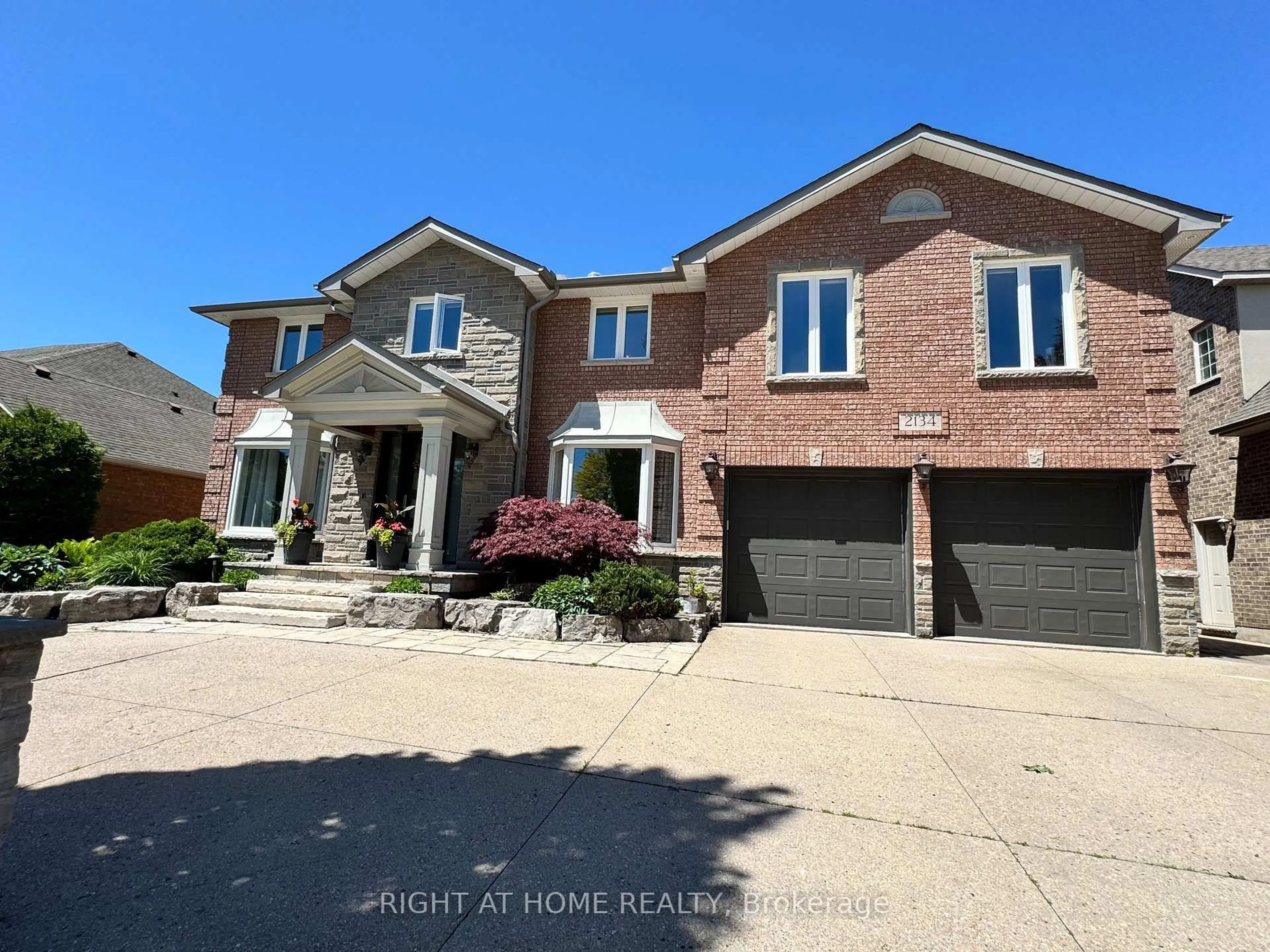 Home with brick exterior material, street for 2134 Grenville Dr, Oakville Ontario L6H 3Y6