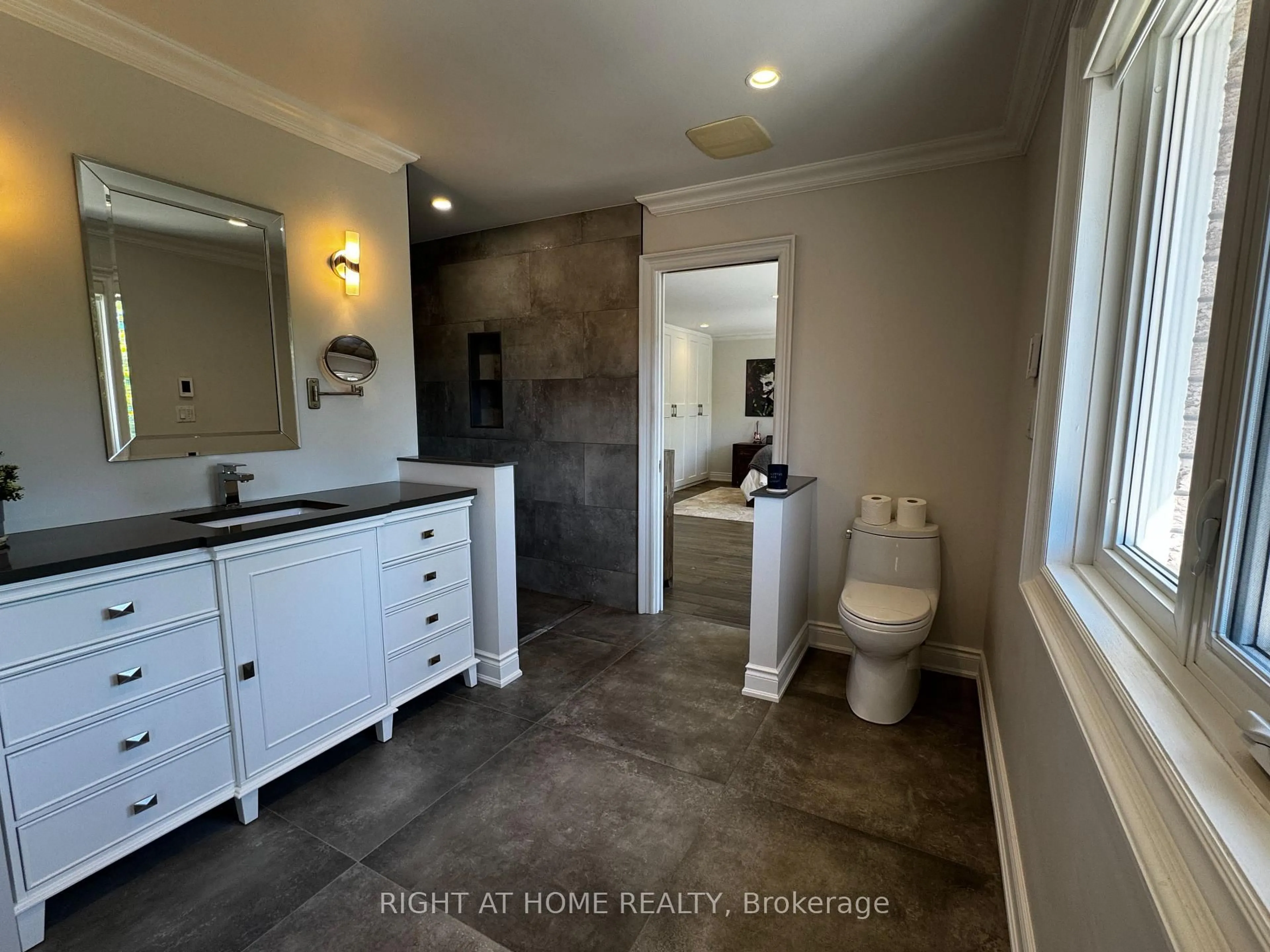 Unknown for 2134 Grenville Dr, Oakville Ontario L6H 3Y6