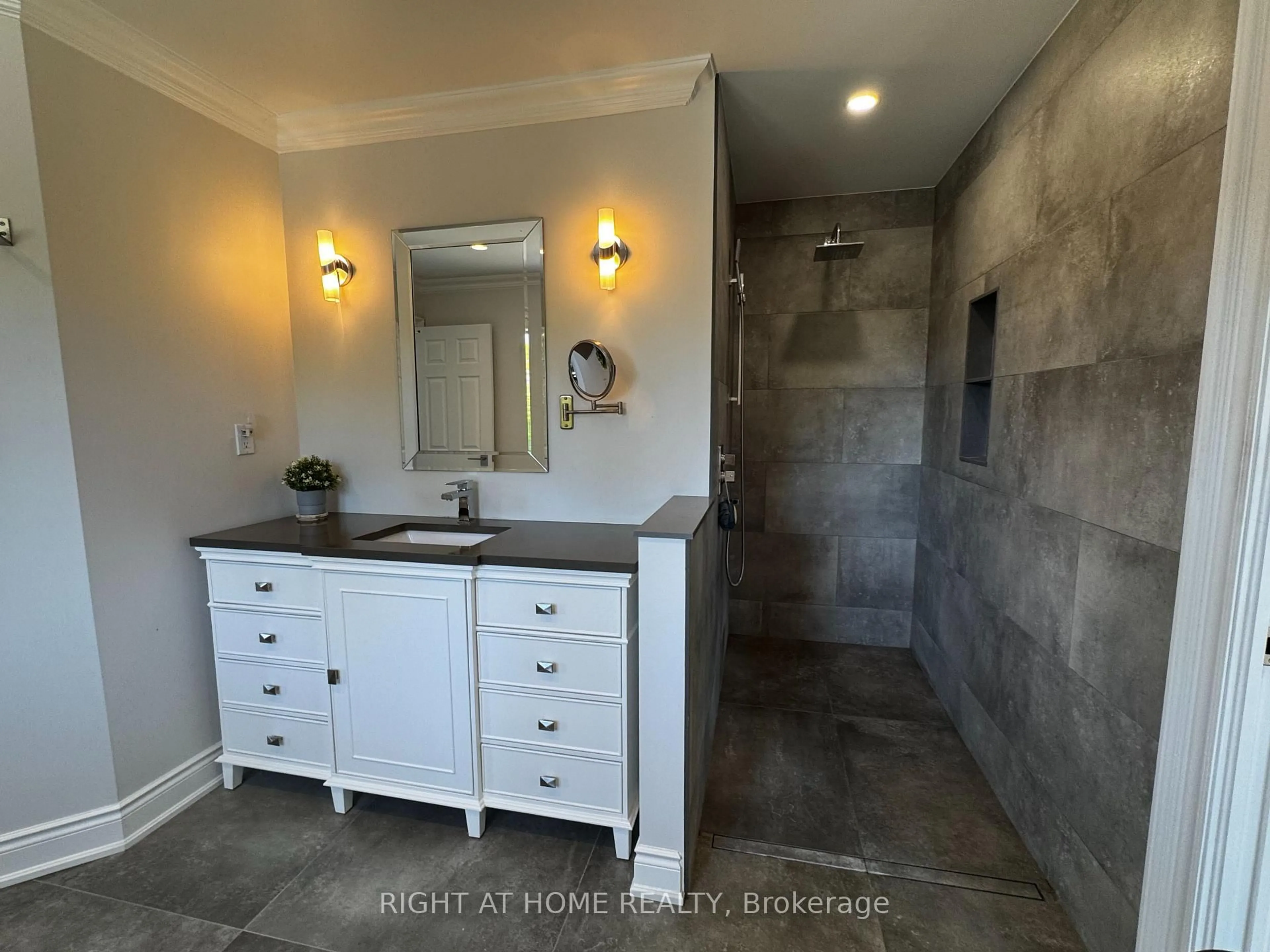 Contemporary bathroom, ceramic/tile floor for 2134 Grenville Dr, Oakville Ontario L6H 3Y6