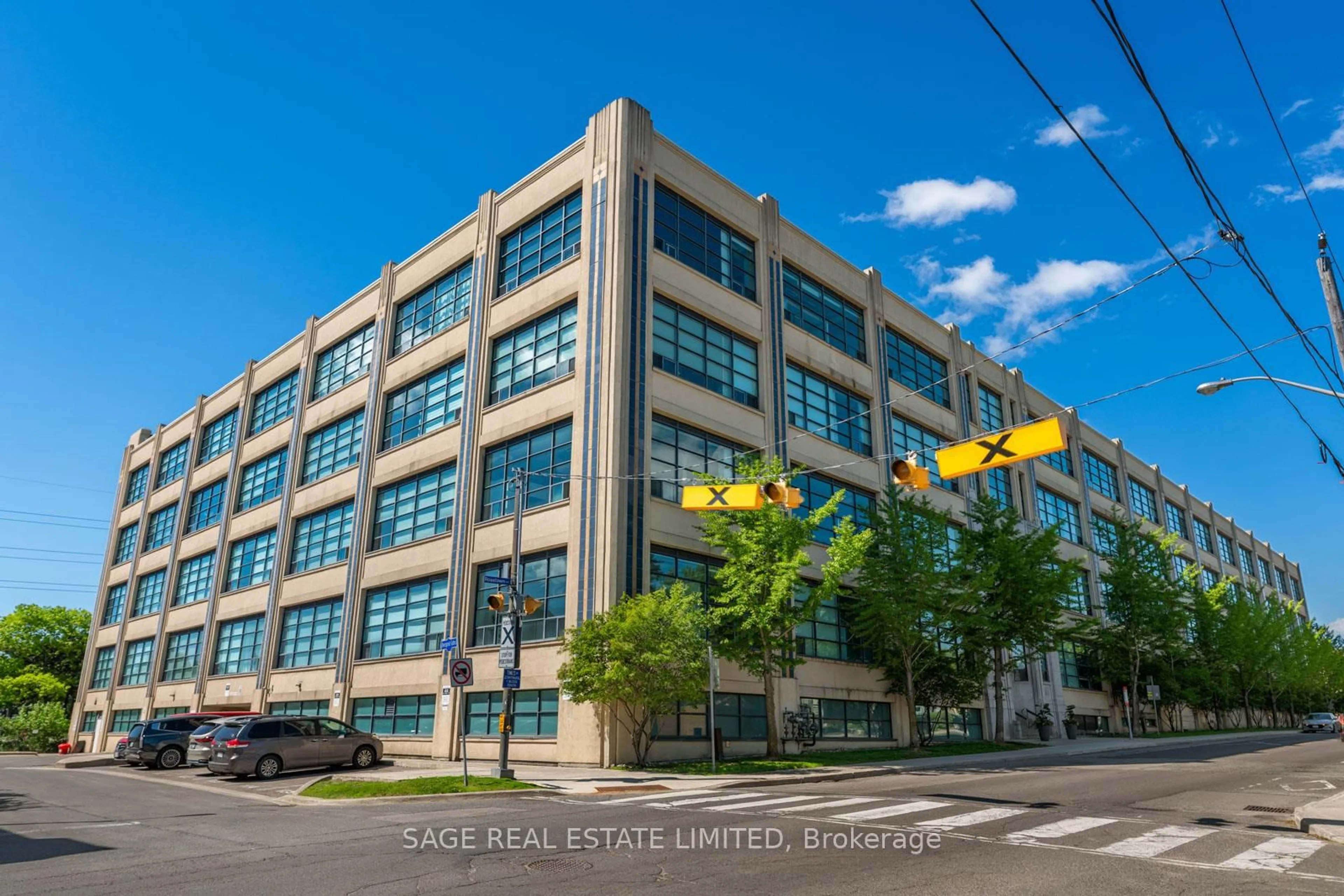 Unknown for 1001 Roselawn Ave #123, Toronto Ontario M6B 4M4