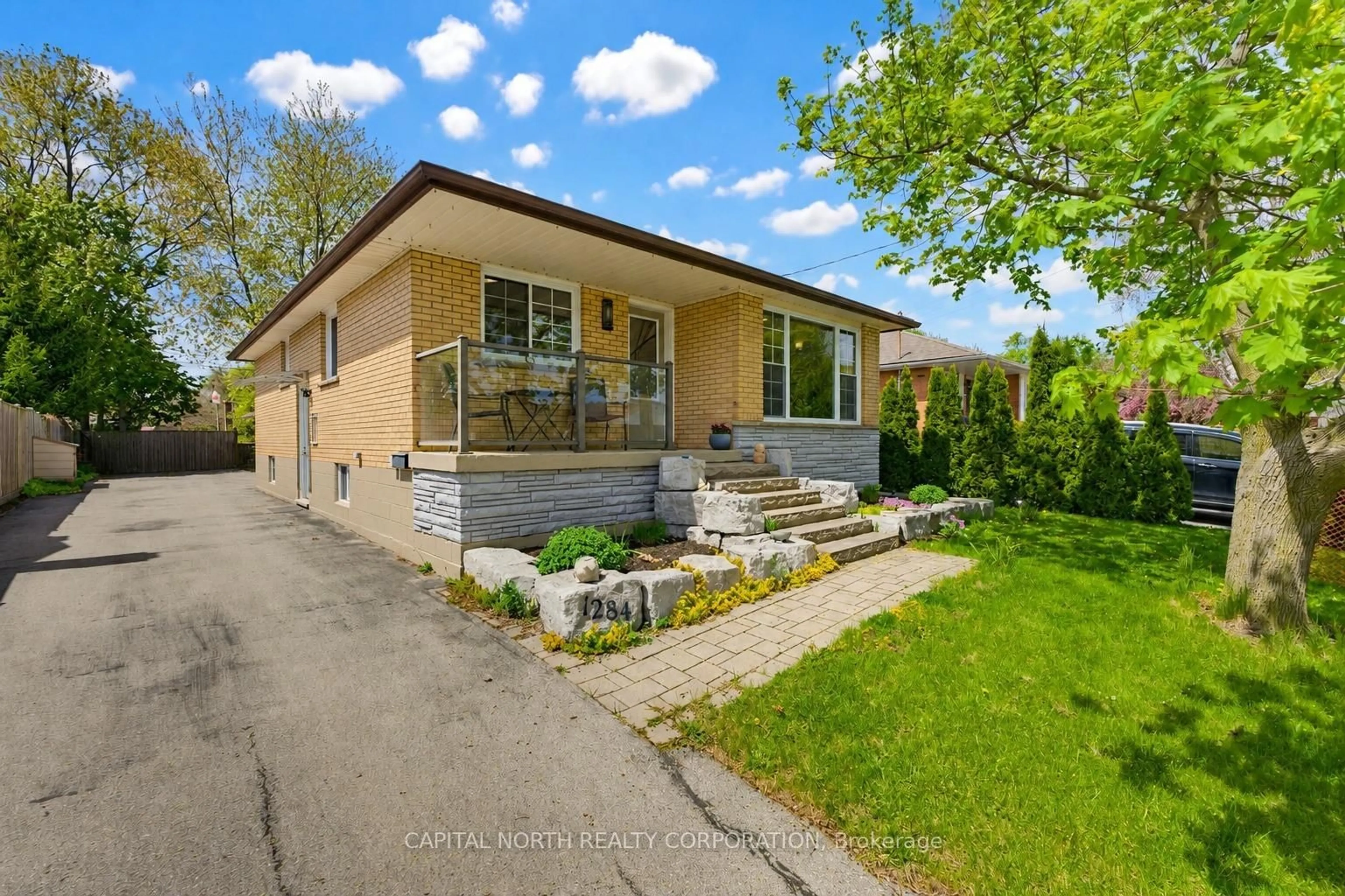 Home with brick exterior material, street for 1284 Hertel Cres, Burlington Ontario L7P 2S5