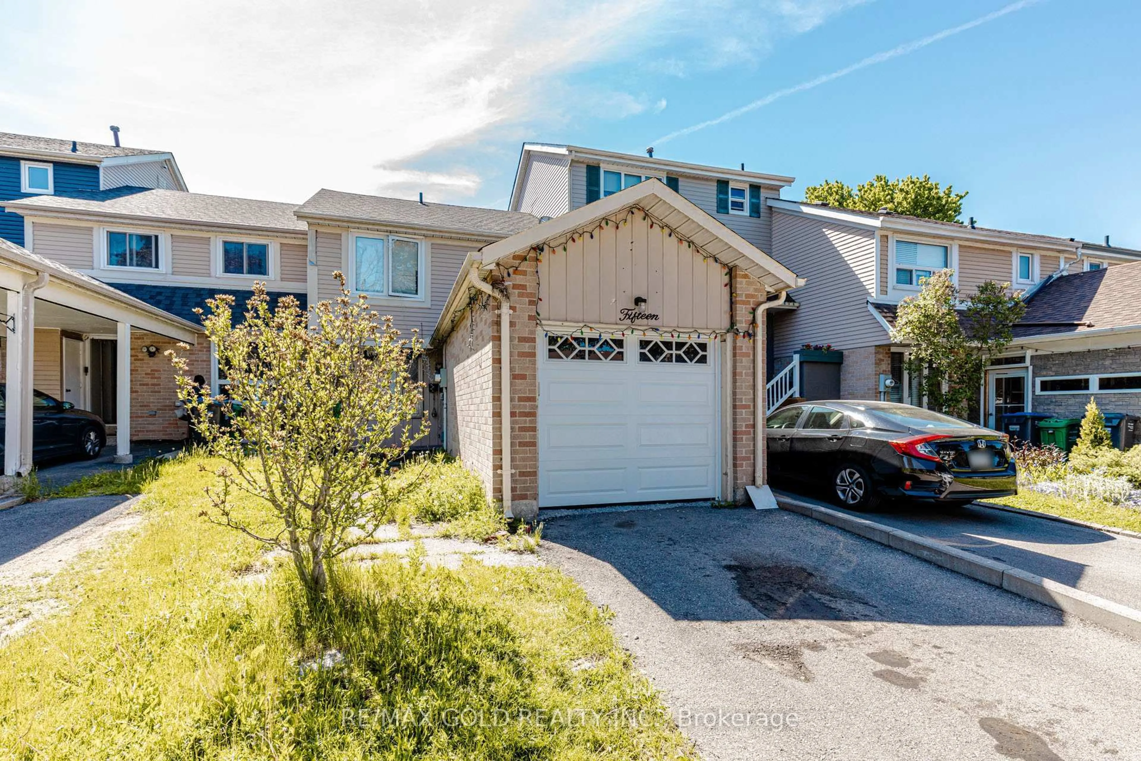 Unknown for 15 Courtleigh Sq, Brampton Ontario L6Z 1J2