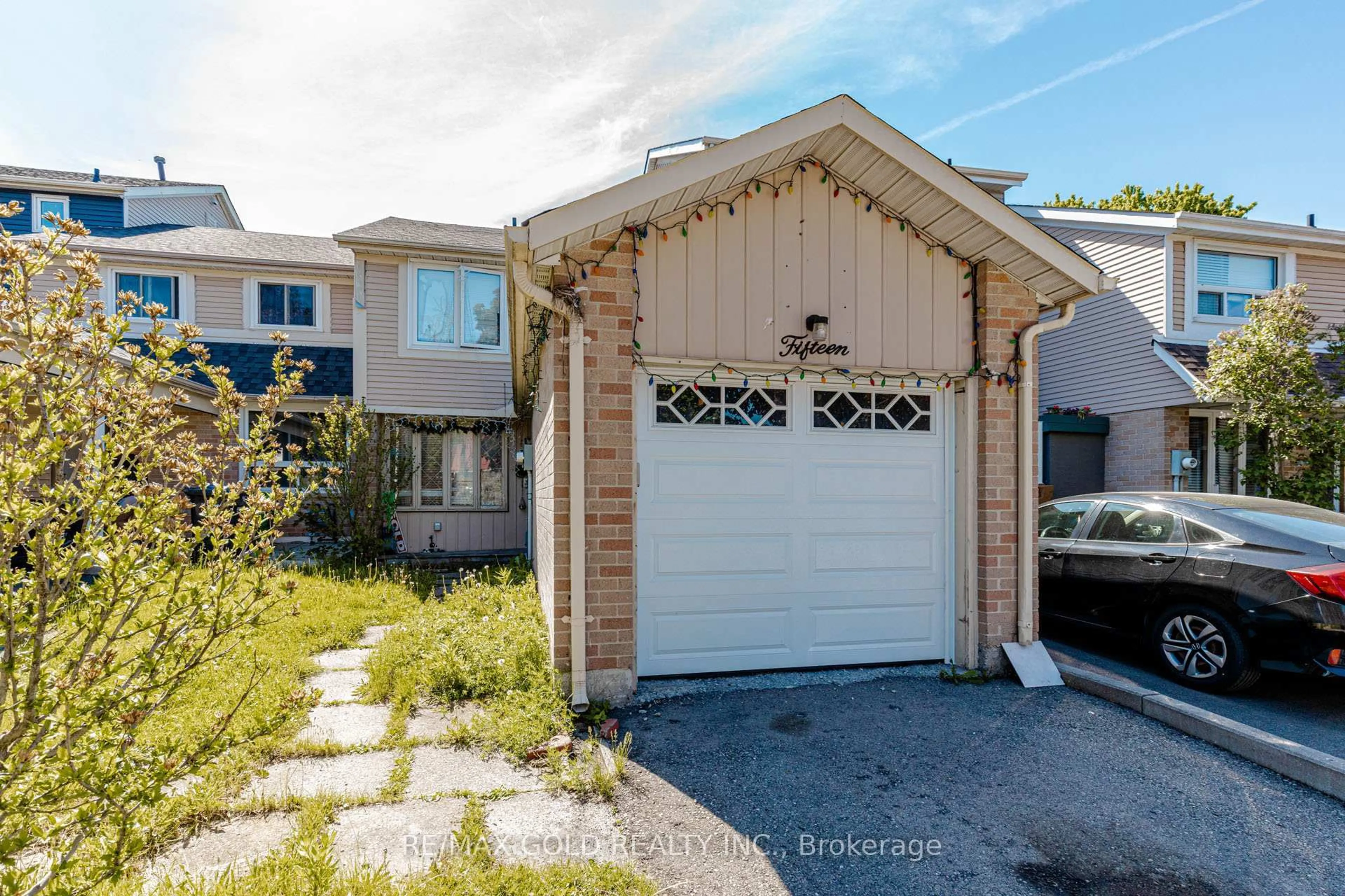 Unknown for 15 Courtleigh Sq, Brampton Ontario L6Z 1J2