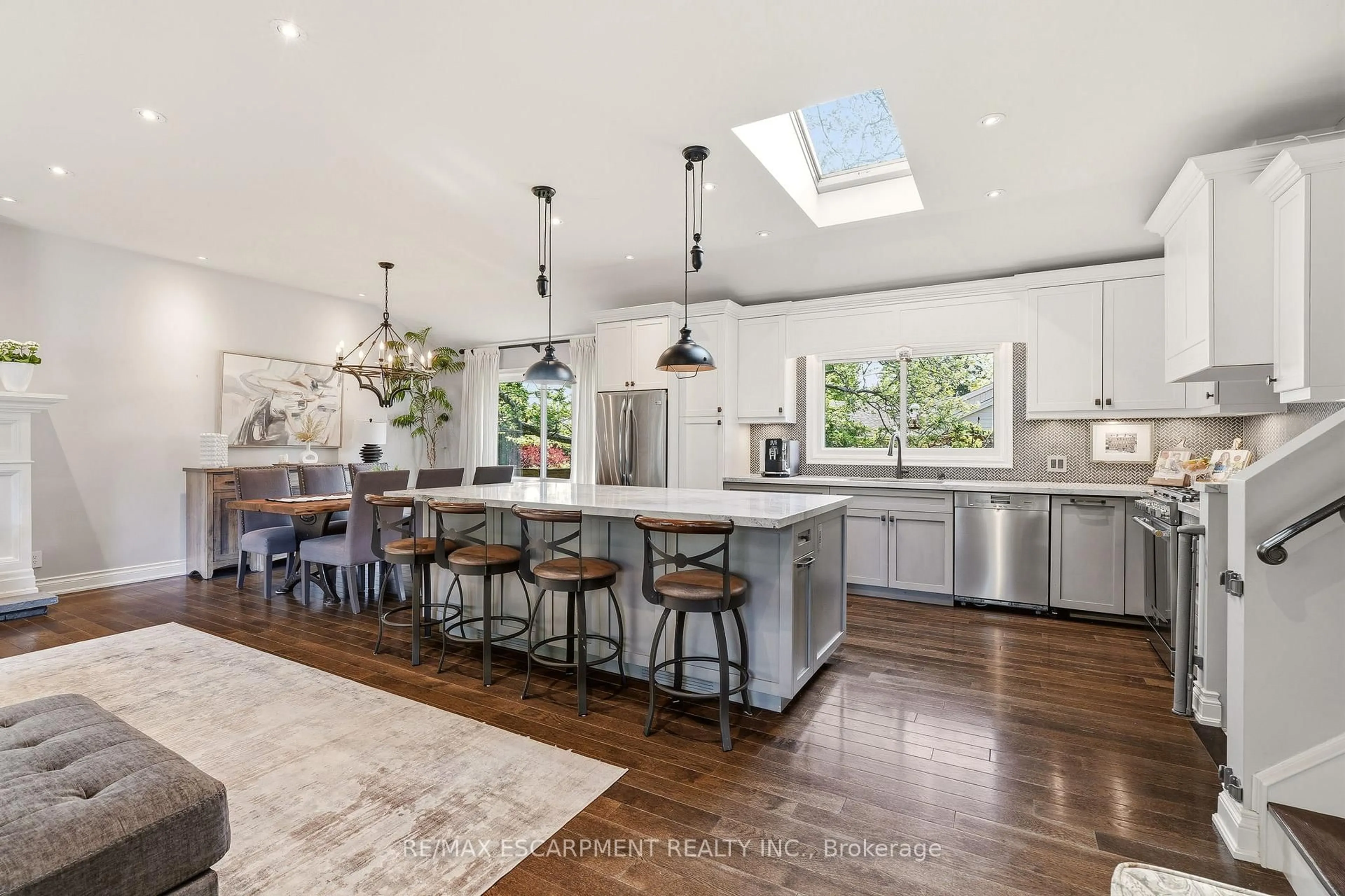 Open concept kitchen, unknown for 600 Deborah Cres, Burlington Ontario L7T 2N1