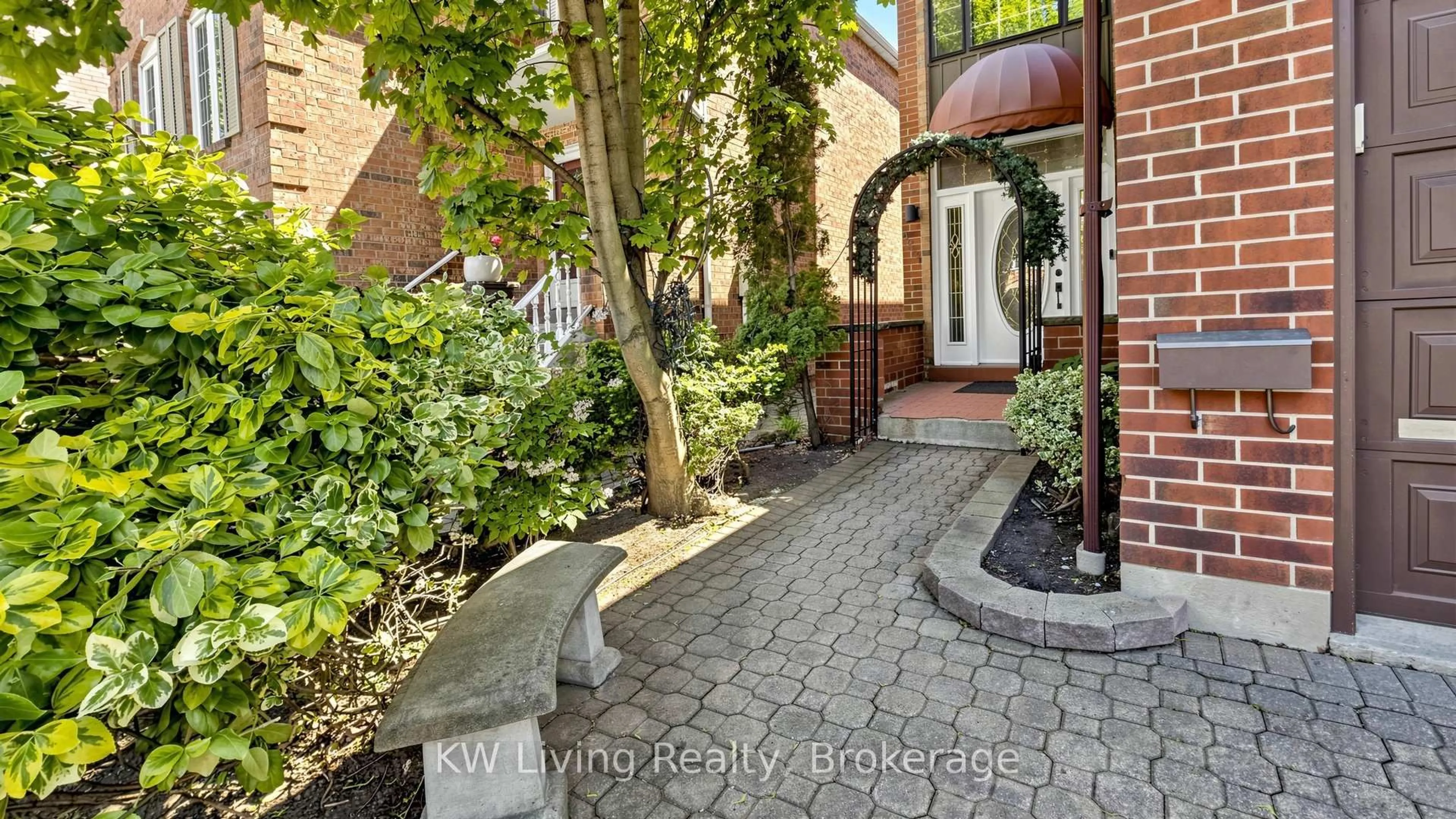 Indoor entryway for 4251 Lastrada Hts, Mississauga Ontario L5C 3V1