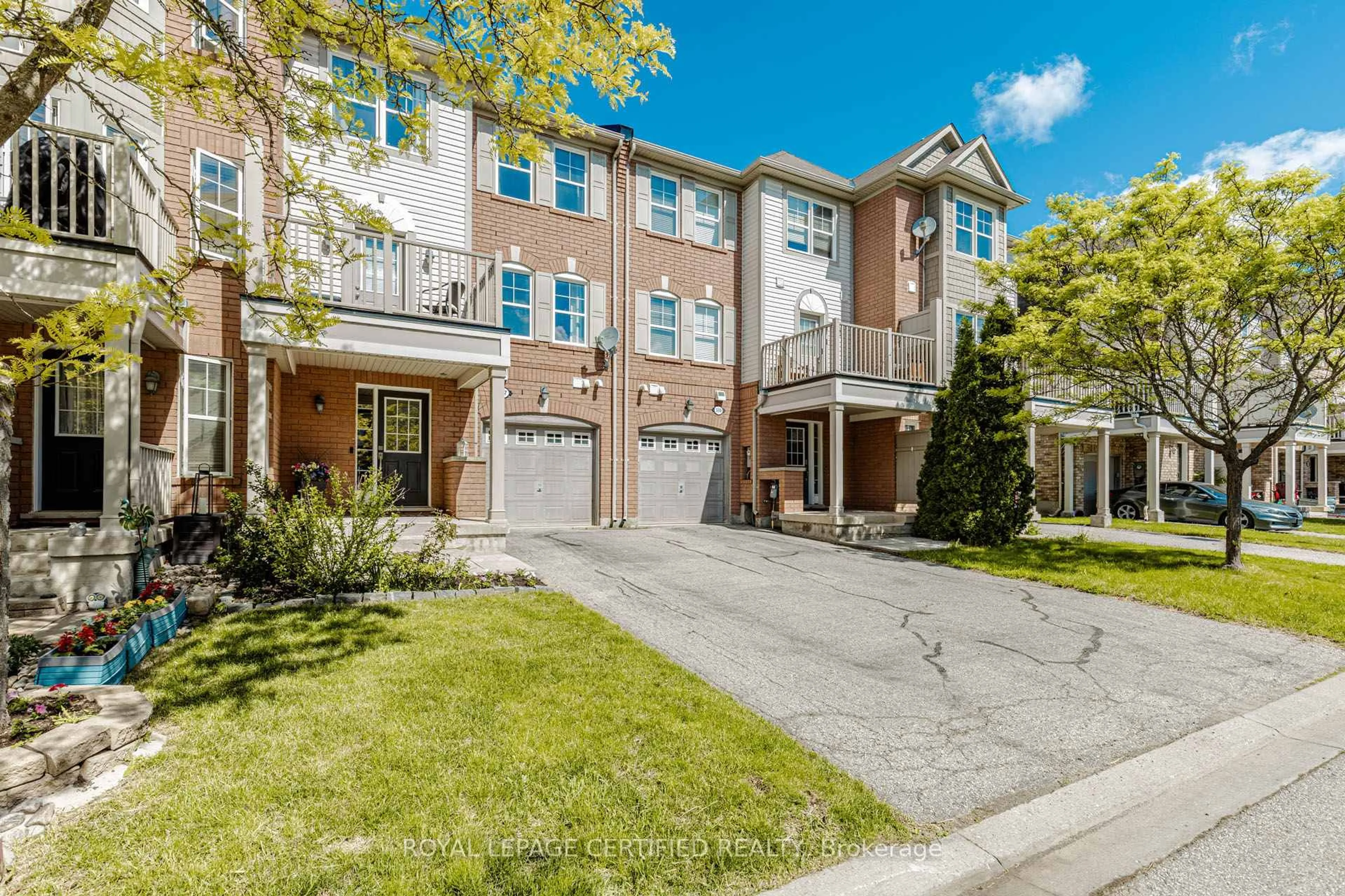 Home with brick exterior material, street for 557 Speyer Circ, Milton Ontario L9T 0Y1