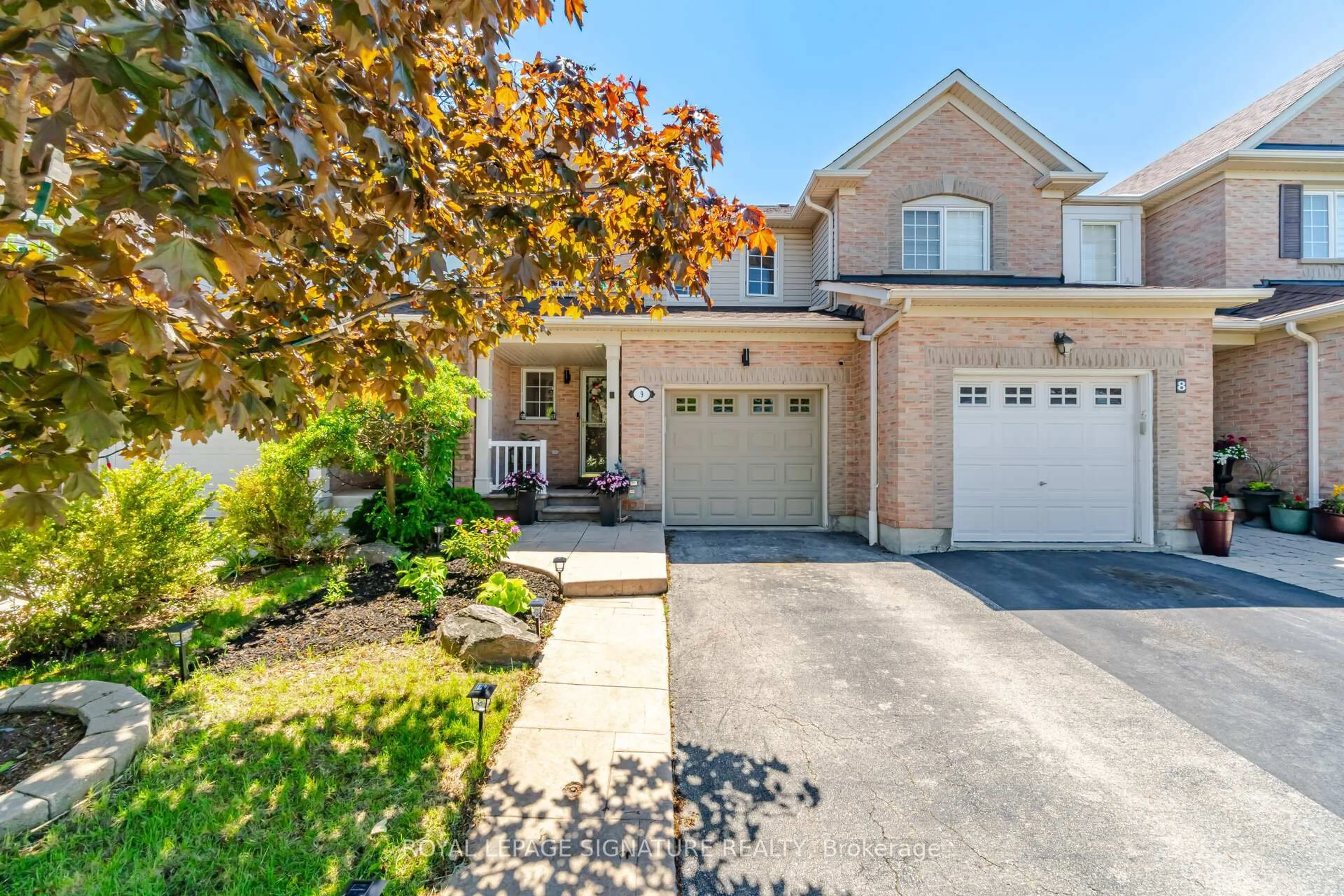 Home with brick exterior material, street for 2511 Boros Rd #9, Burlington Ontario L7M 5B2