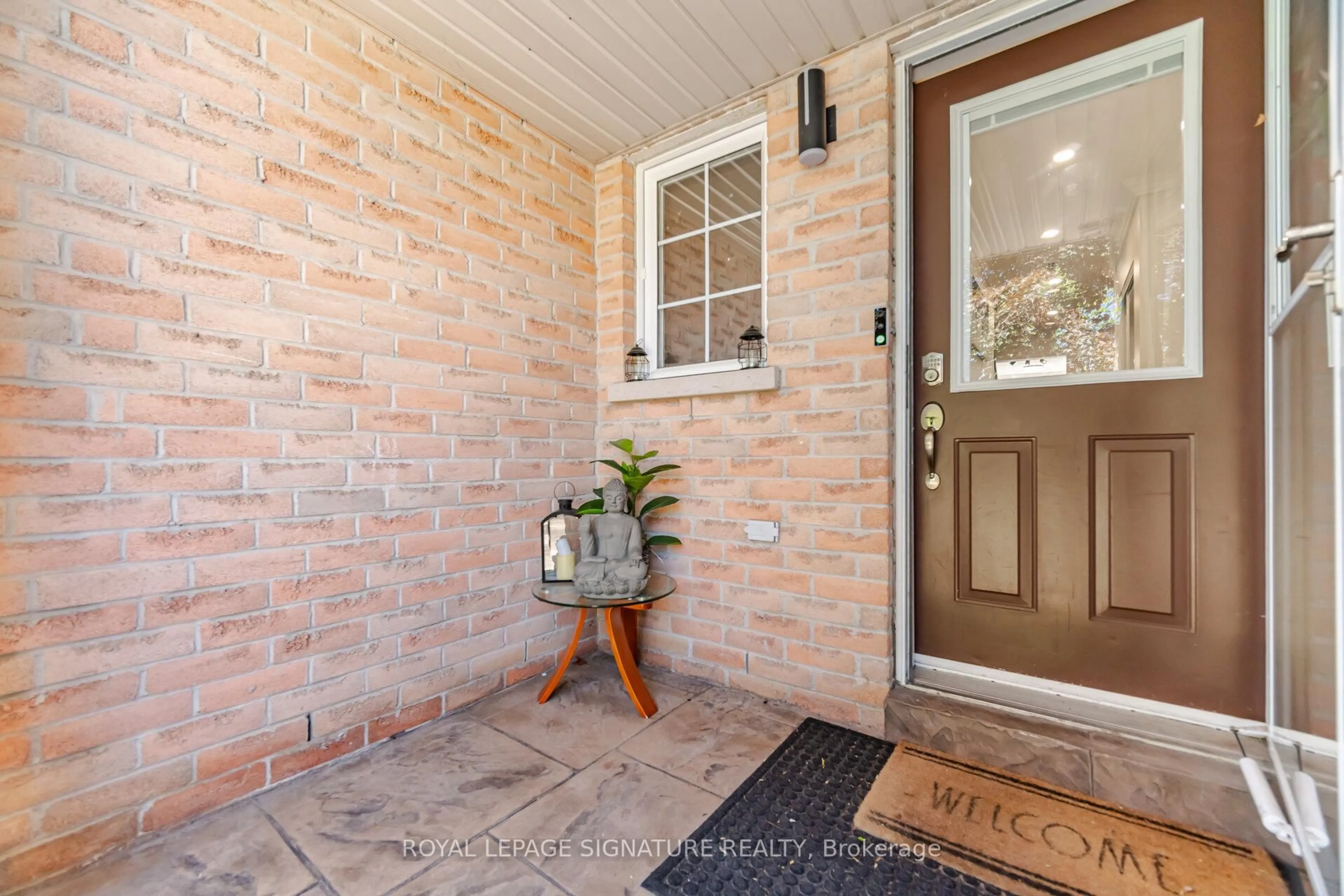 Indoor entryway for 2511 Boros Rd #9, Burlington Ontario L7M 5B2
