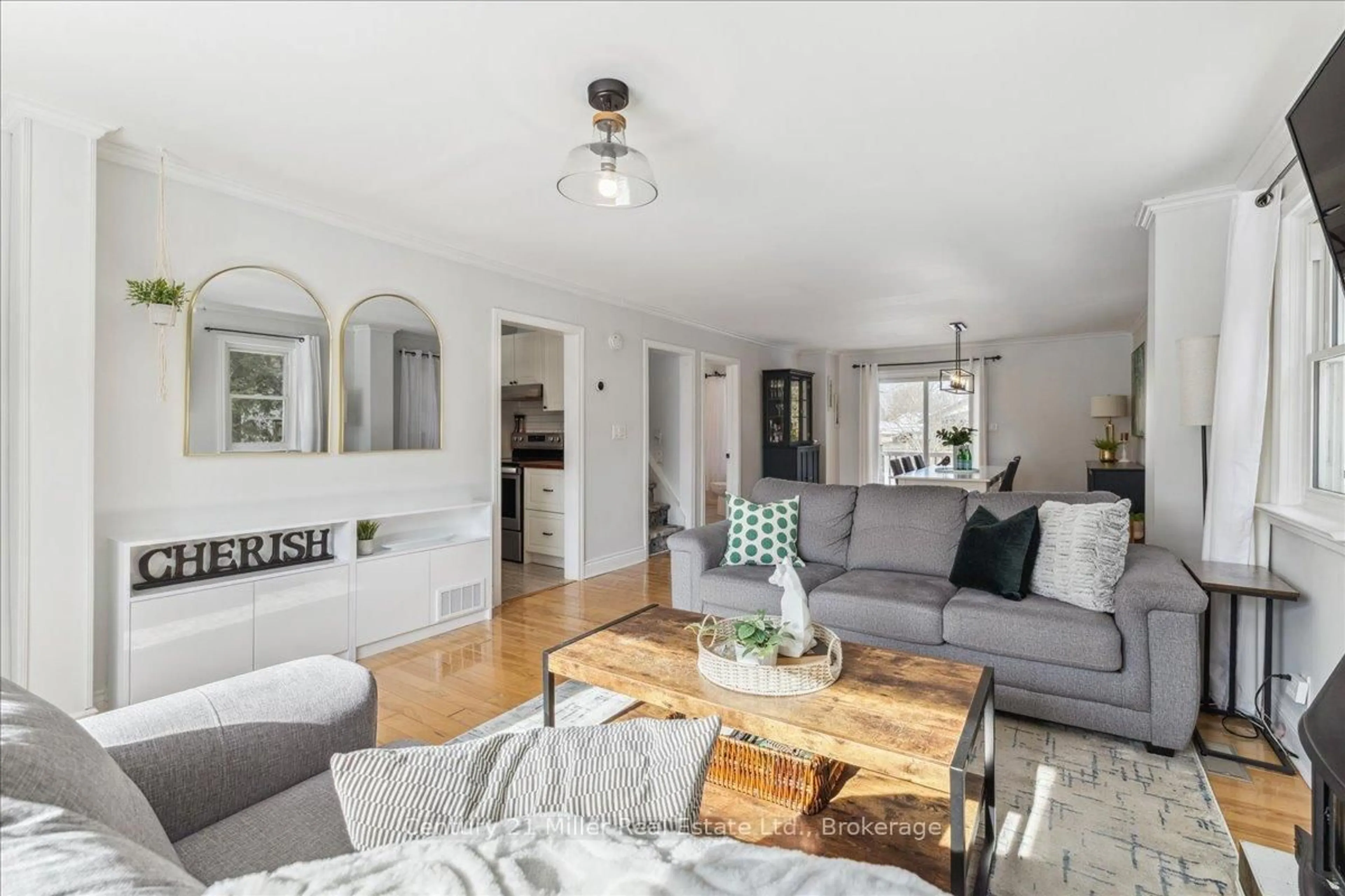 Living room with furniture, unknown for 281 Peel St, Halton Hills Ontario L7J 1M7