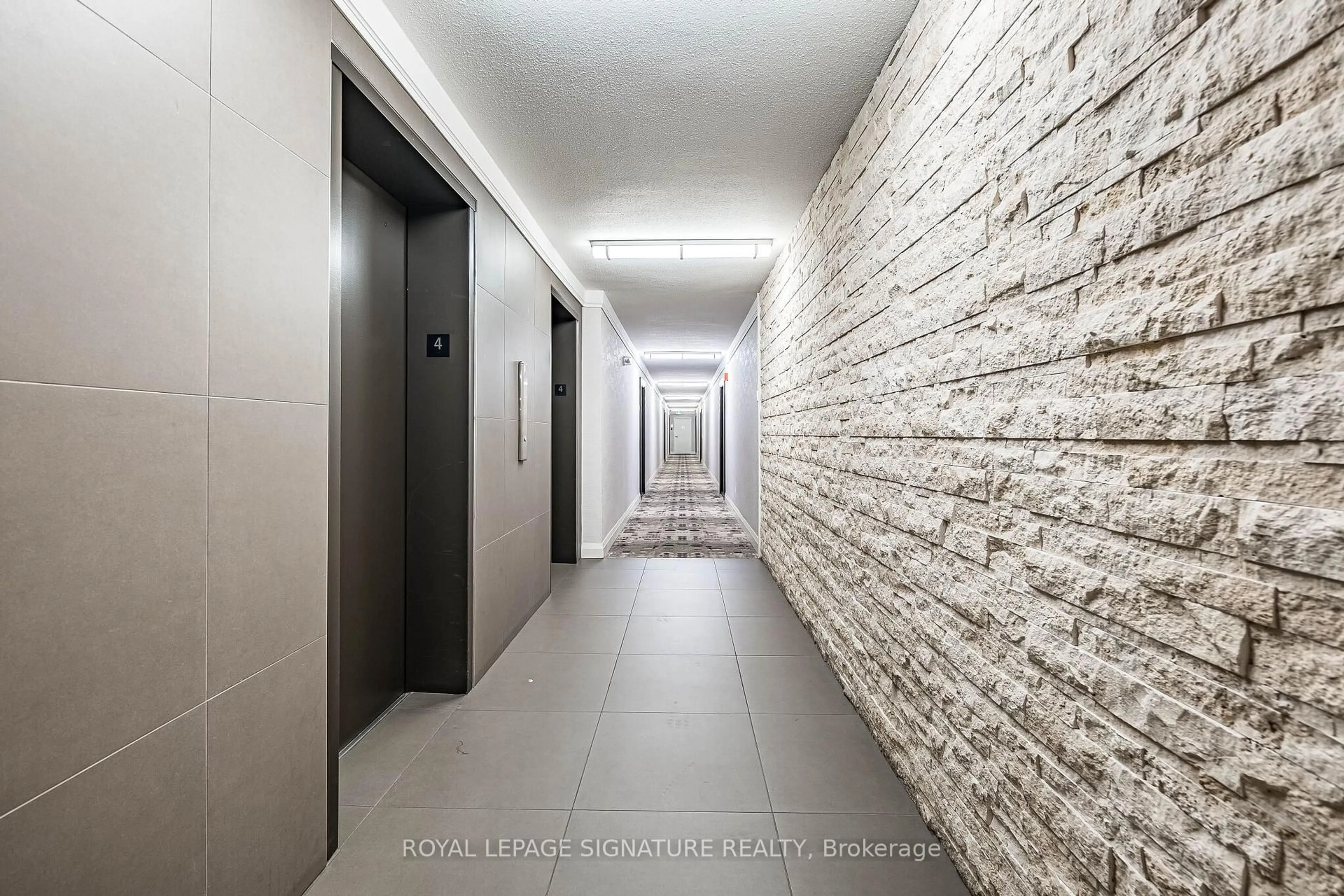Indoor foyer for 25 Four Winds Dr #405, Toronto Ontario M3J 1K8