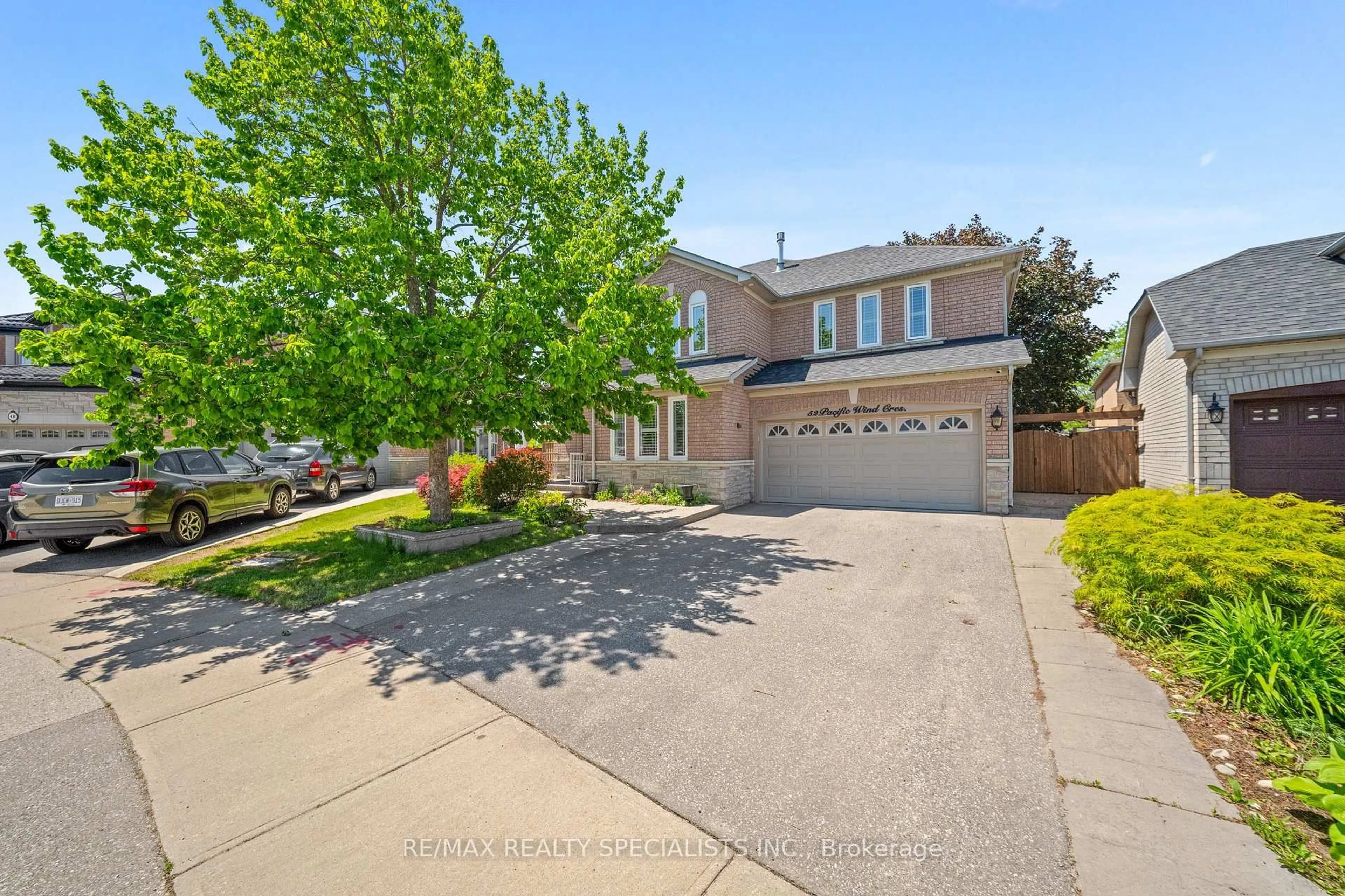 A pic from outside/outdoor area/front of a property/back of a property/a pic from drone, street for 52 Pacific Wind Cres, Brampton Ontario L6R 2B1