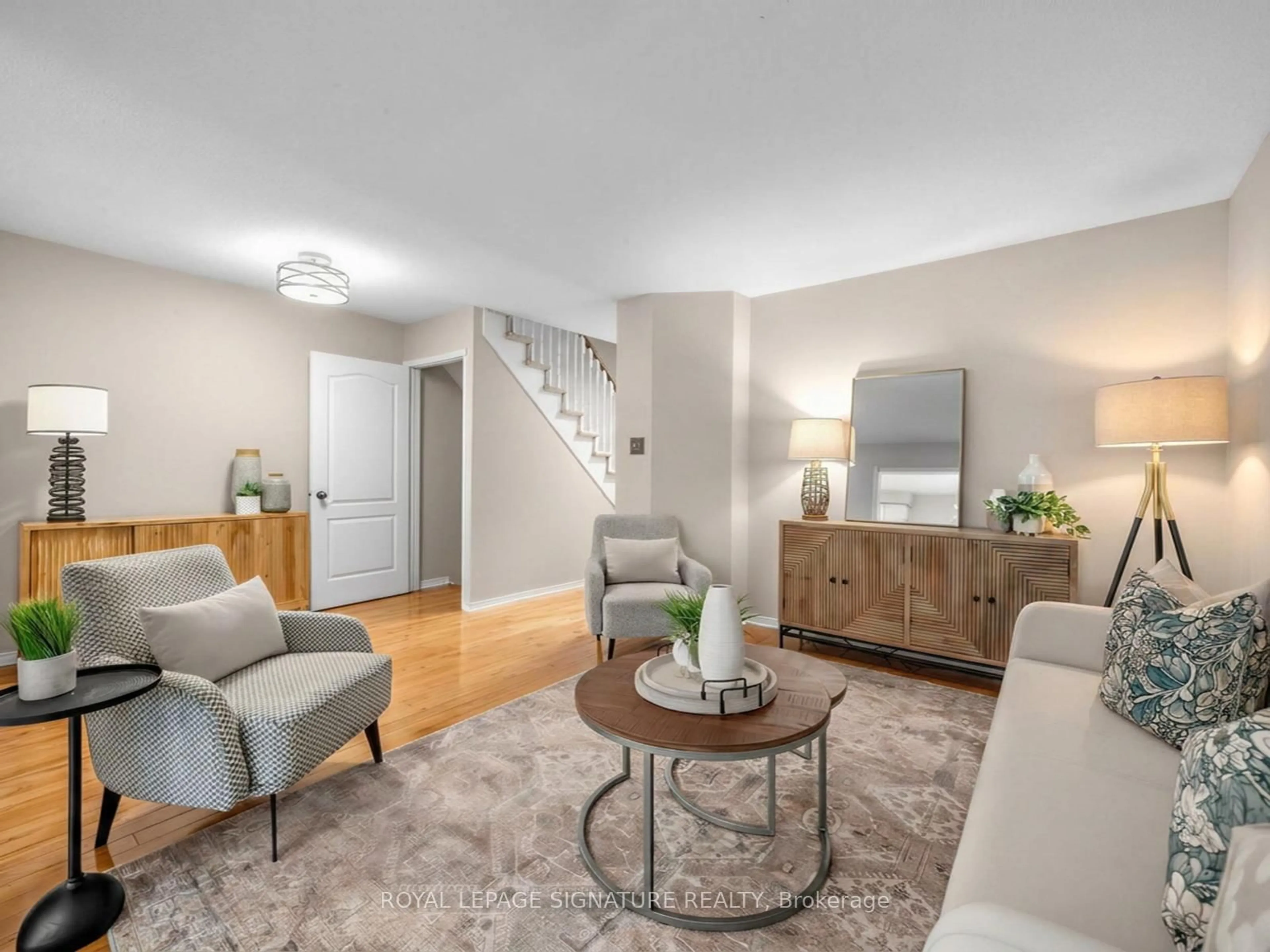 Living room with furniture, unknown for 5525 Palmerston Cres #36, Mississauga Ontario L5M 6C7