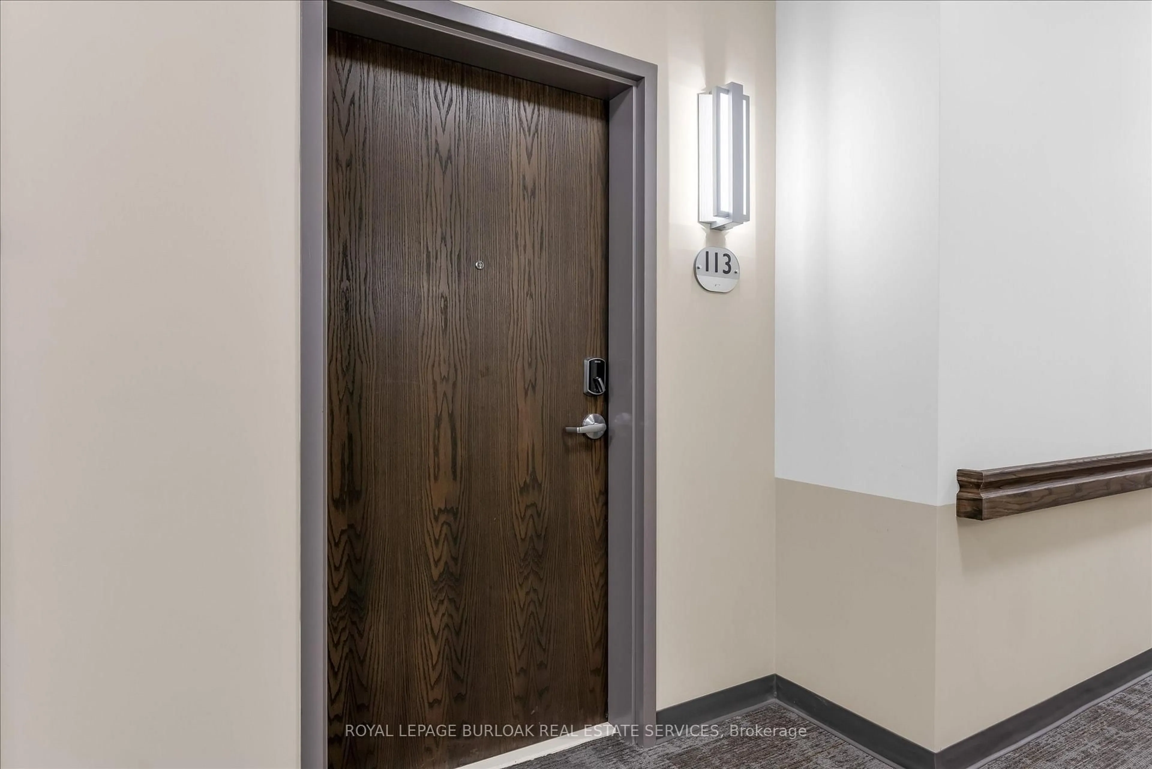 Indoor foyer for 3290 New St #113, Burlington Ontario L7N 1M8