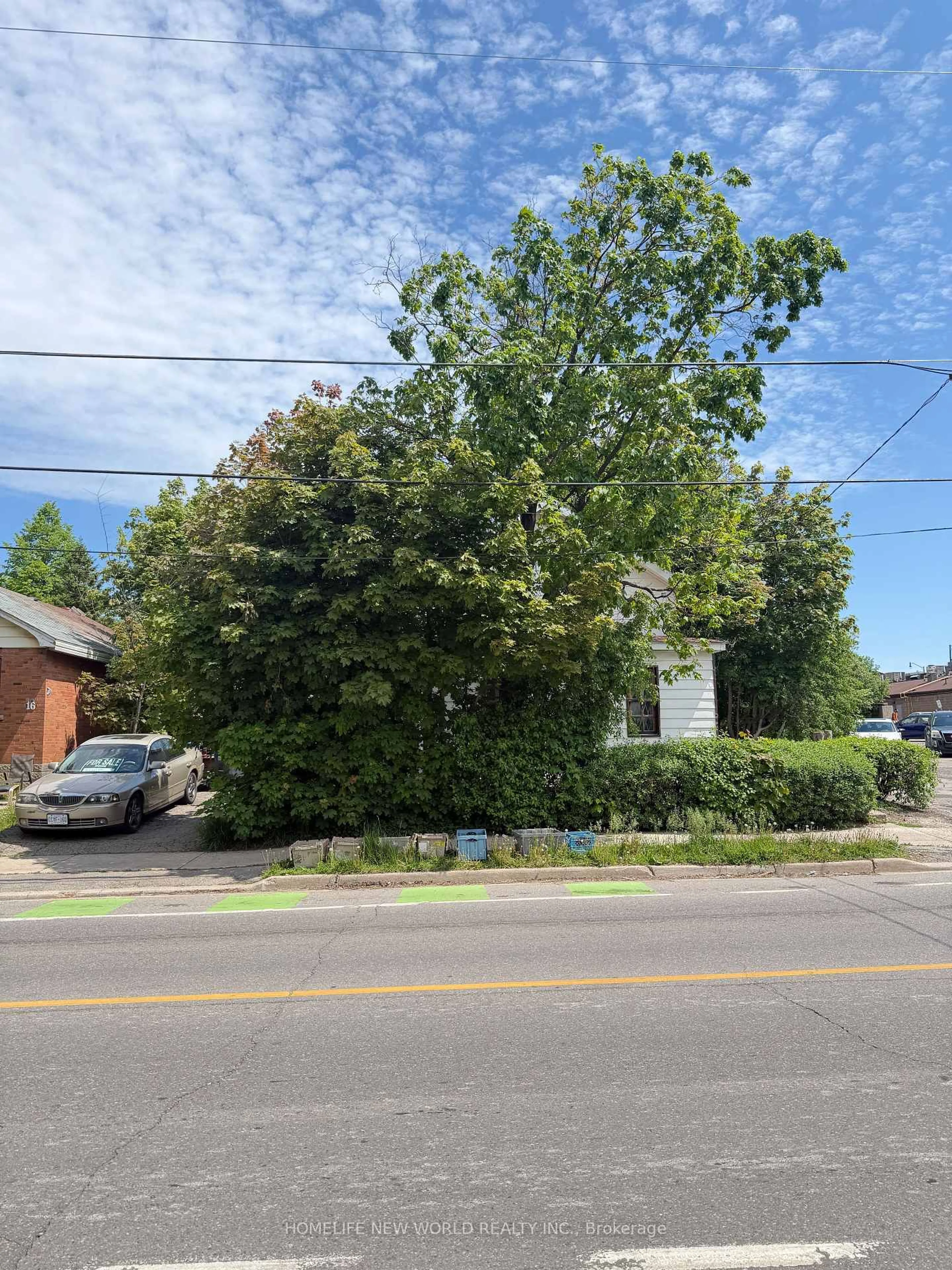 Unknown for 16 Centre St, Brampton Ontario L6V 1S7
