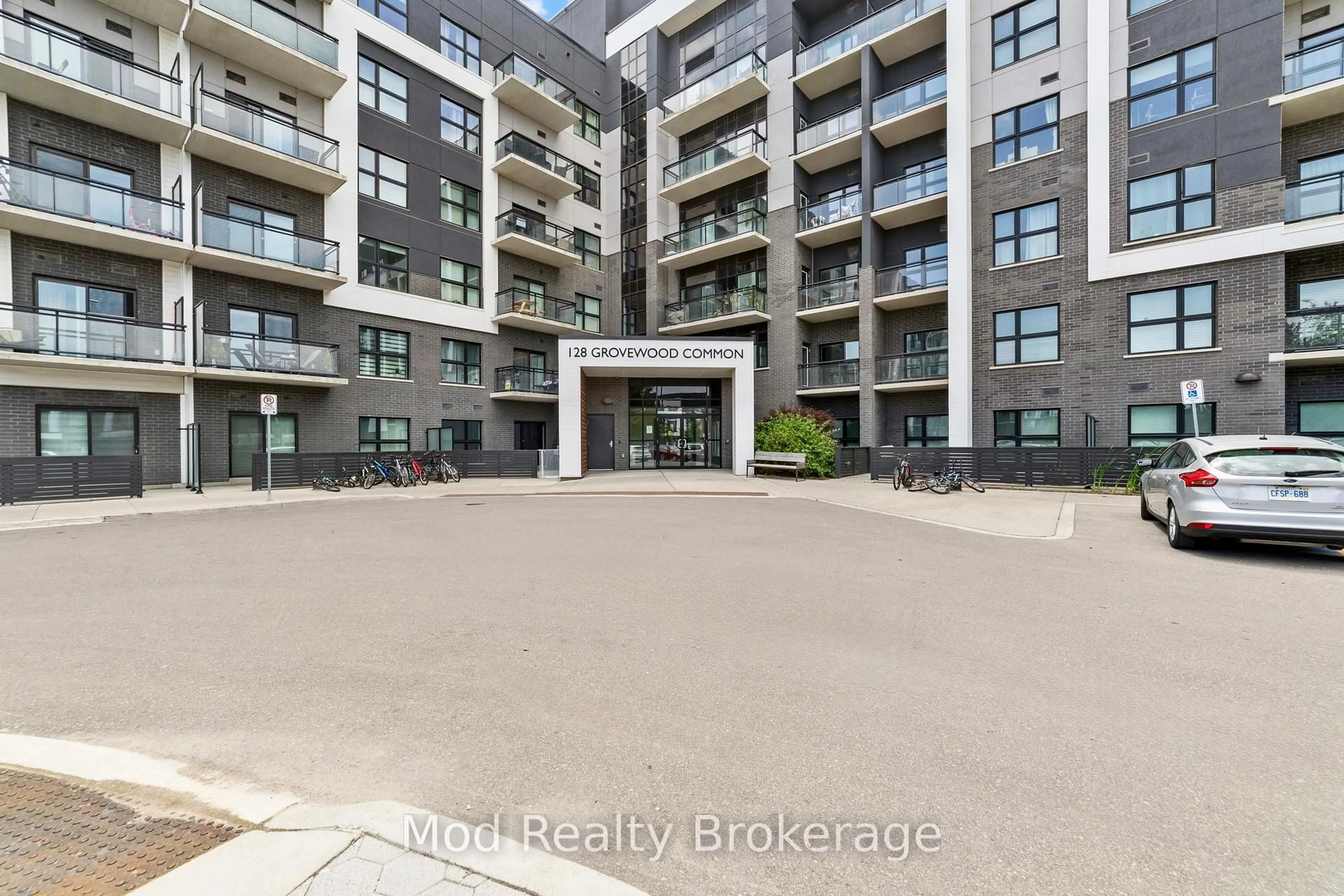 A pic from outside/outdoor area/front of a property/back of a property/a pic from drone, unknown for 128 Grovewood Common #129, Oakville Ontario L6H 0X3