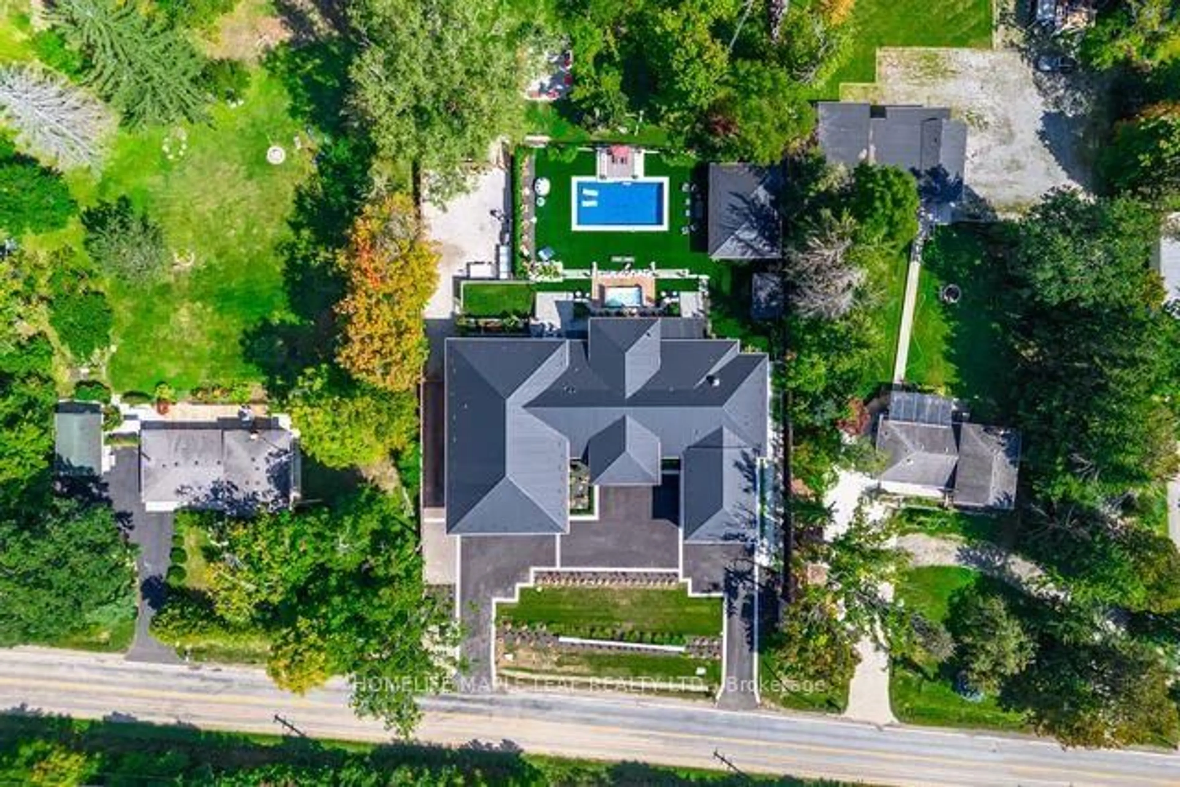 A pic from outside/outdoor area/front of a property/back of a property/a pic from drone, street for 9229 8th Line, Halton Hills Ontario L7G 4S5