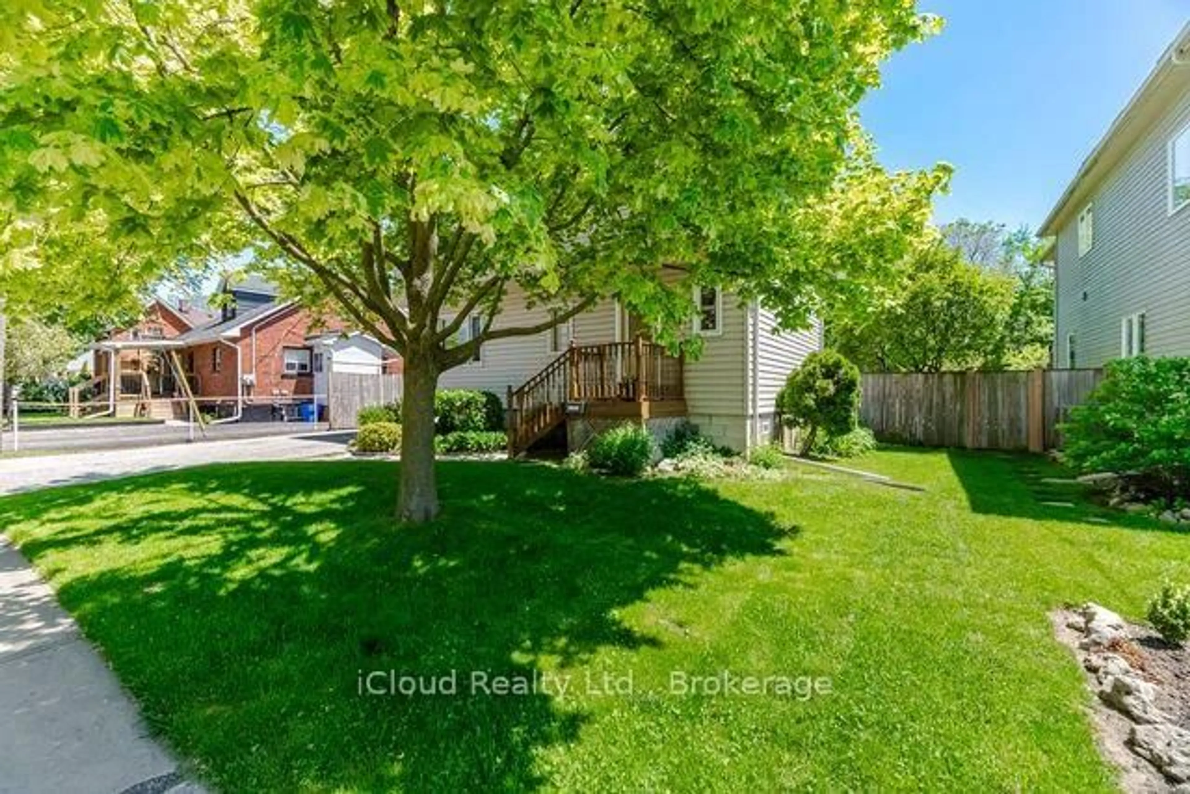 A pic from outside/outdoor area/front of a property/back of a property/a pic from drone, street for 37 Archibald St, Brampton Ontario L6X 1M2