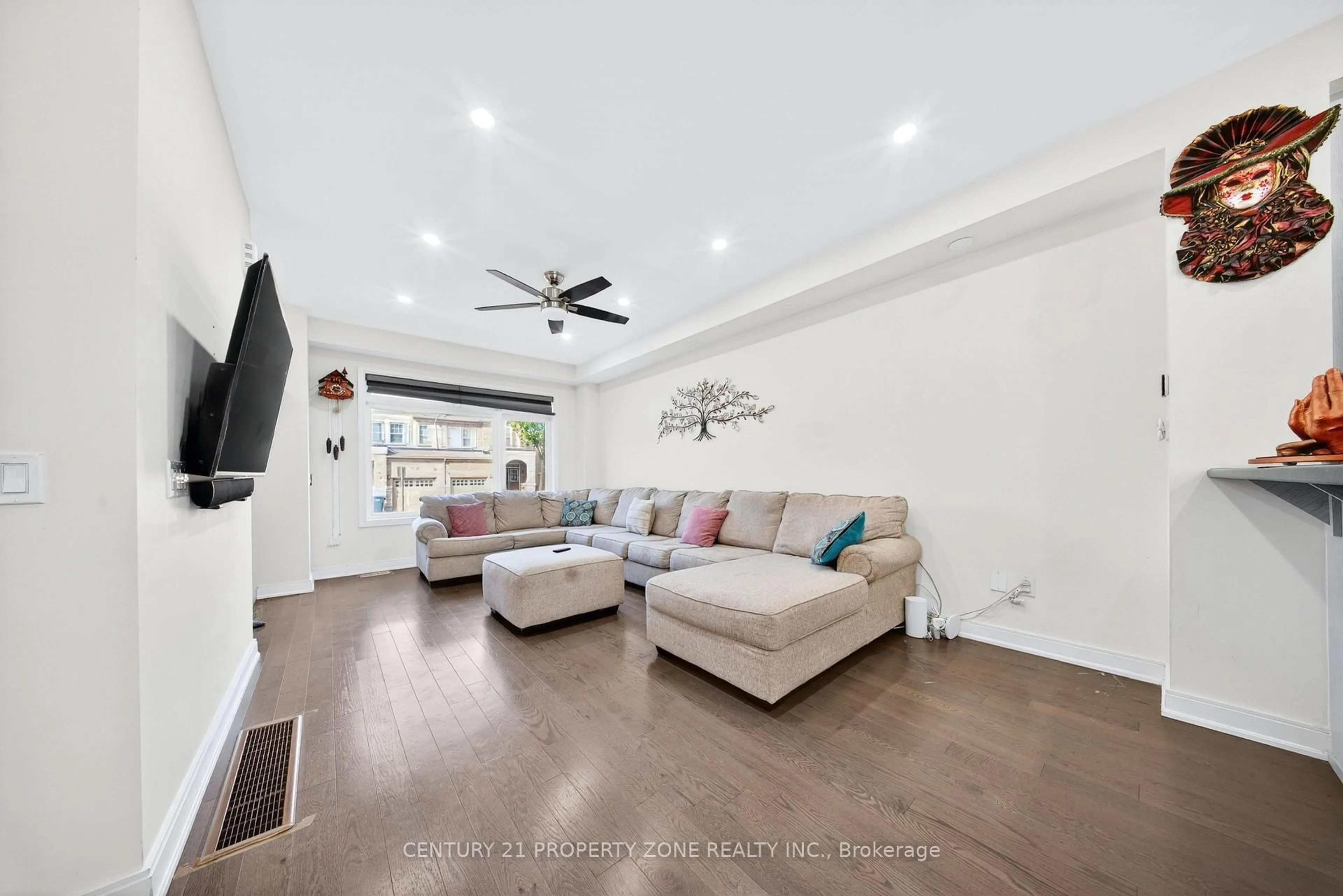 Living room with furniture, unknown for 22 Miltary Cres #303, Brampton Ontario L7A 4W1