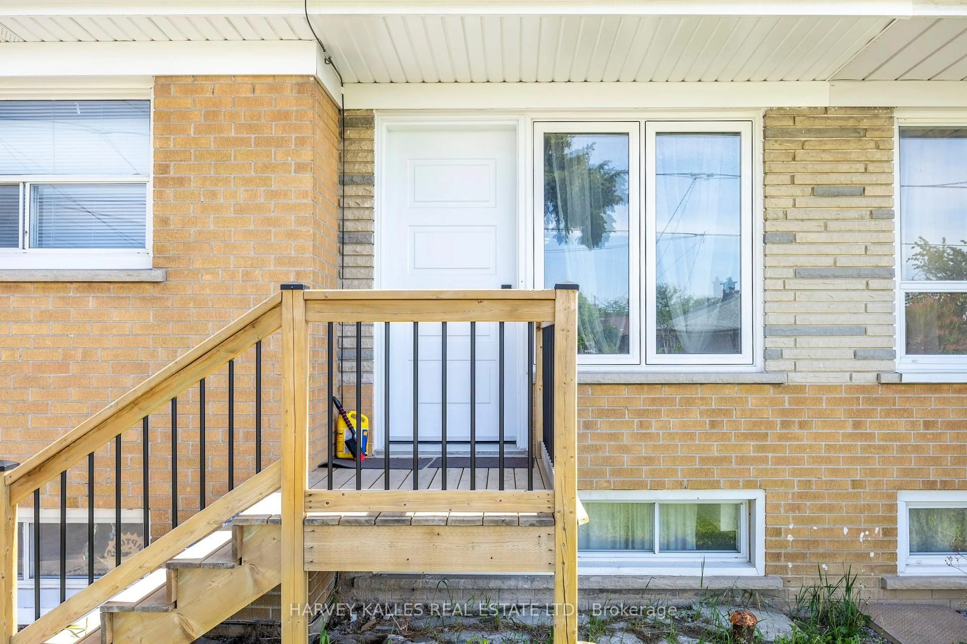 Unknown for 29 Giltspur Dr, Toronto Ontario M3L 1M4