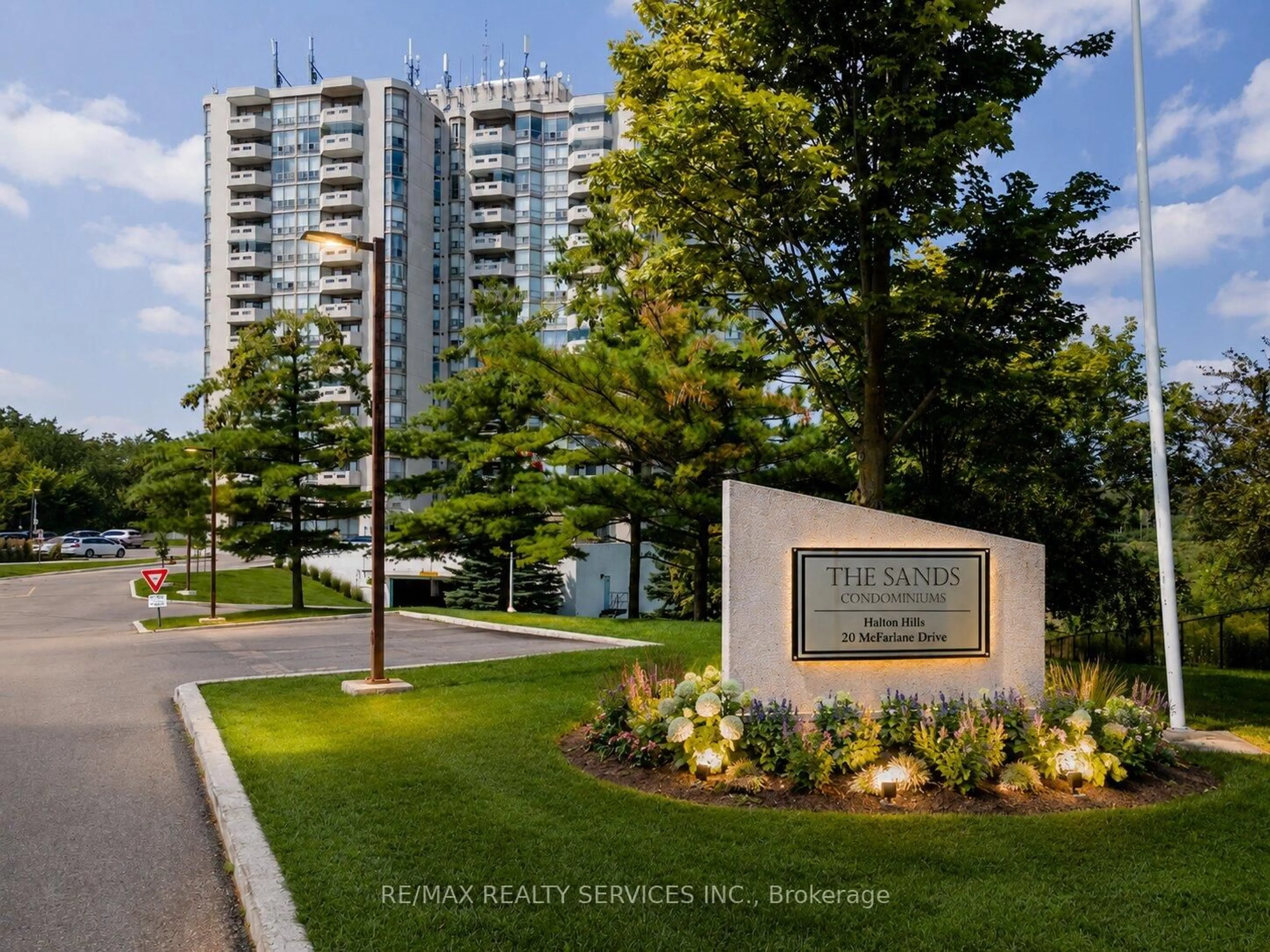 Unknown for 20 McFarlane Dr #107, Halton Hills Ontario L7G 5J8
