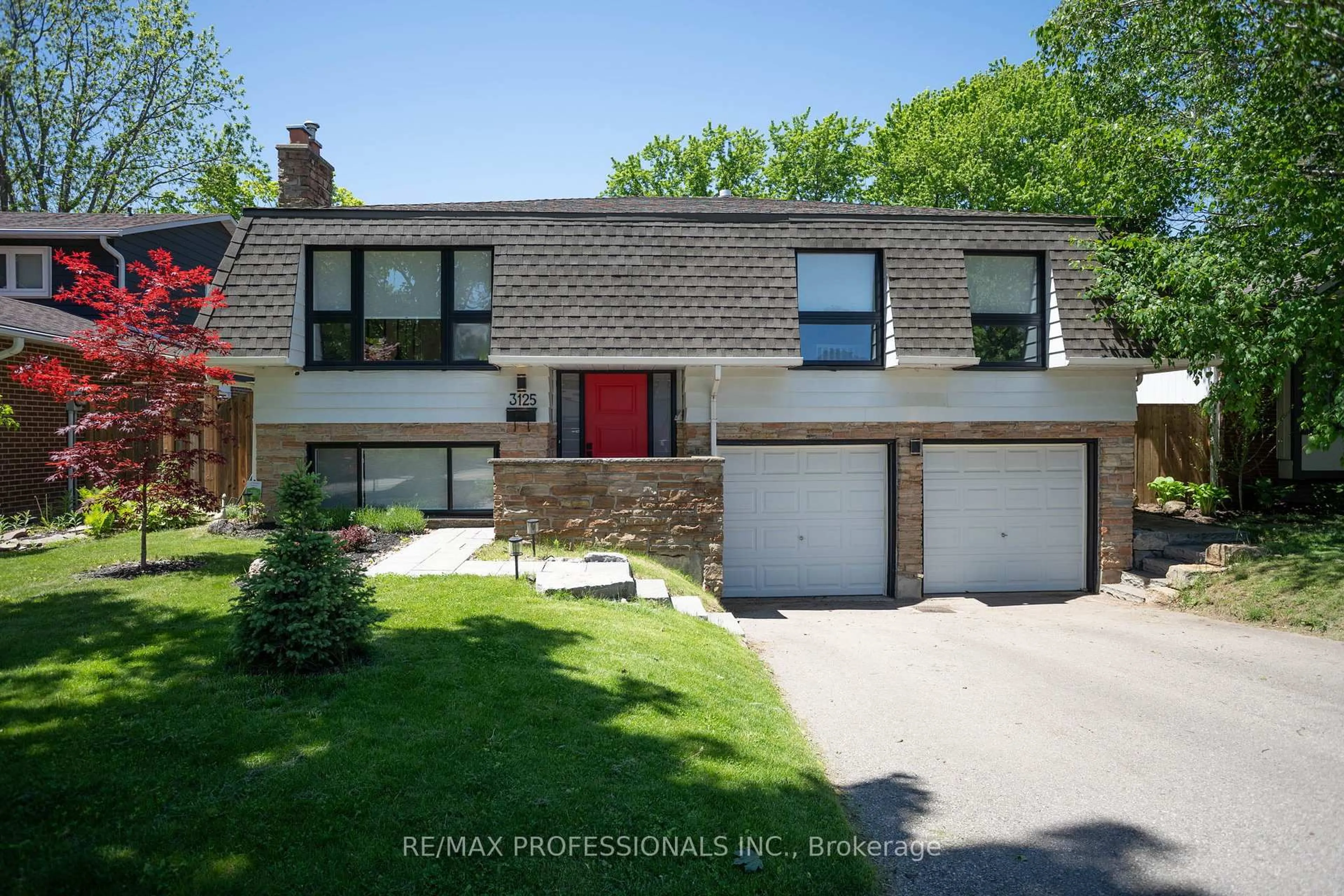 Home with brick exterior material, street for 3125 Riverview St, Oakville Ontario L6L 5J6