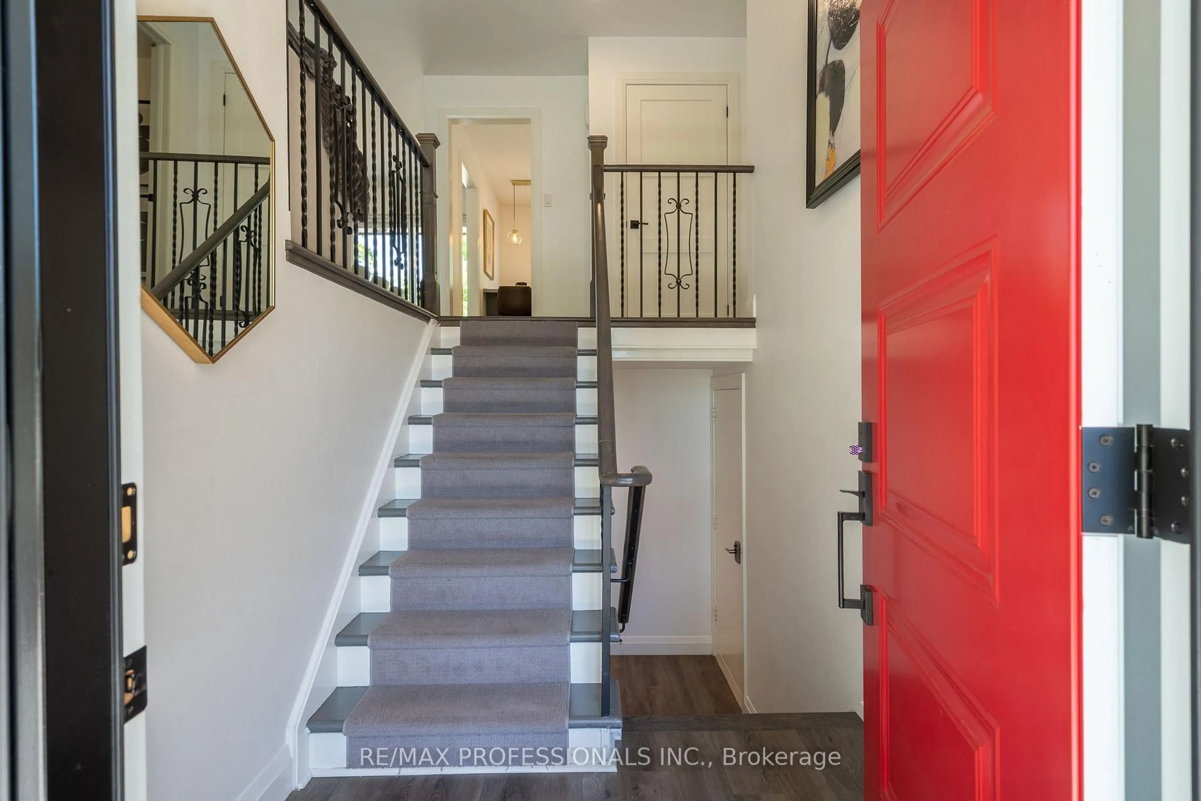 Indoor entryway for 3125 Riverview St, Oakville Ontario L6L 5J6