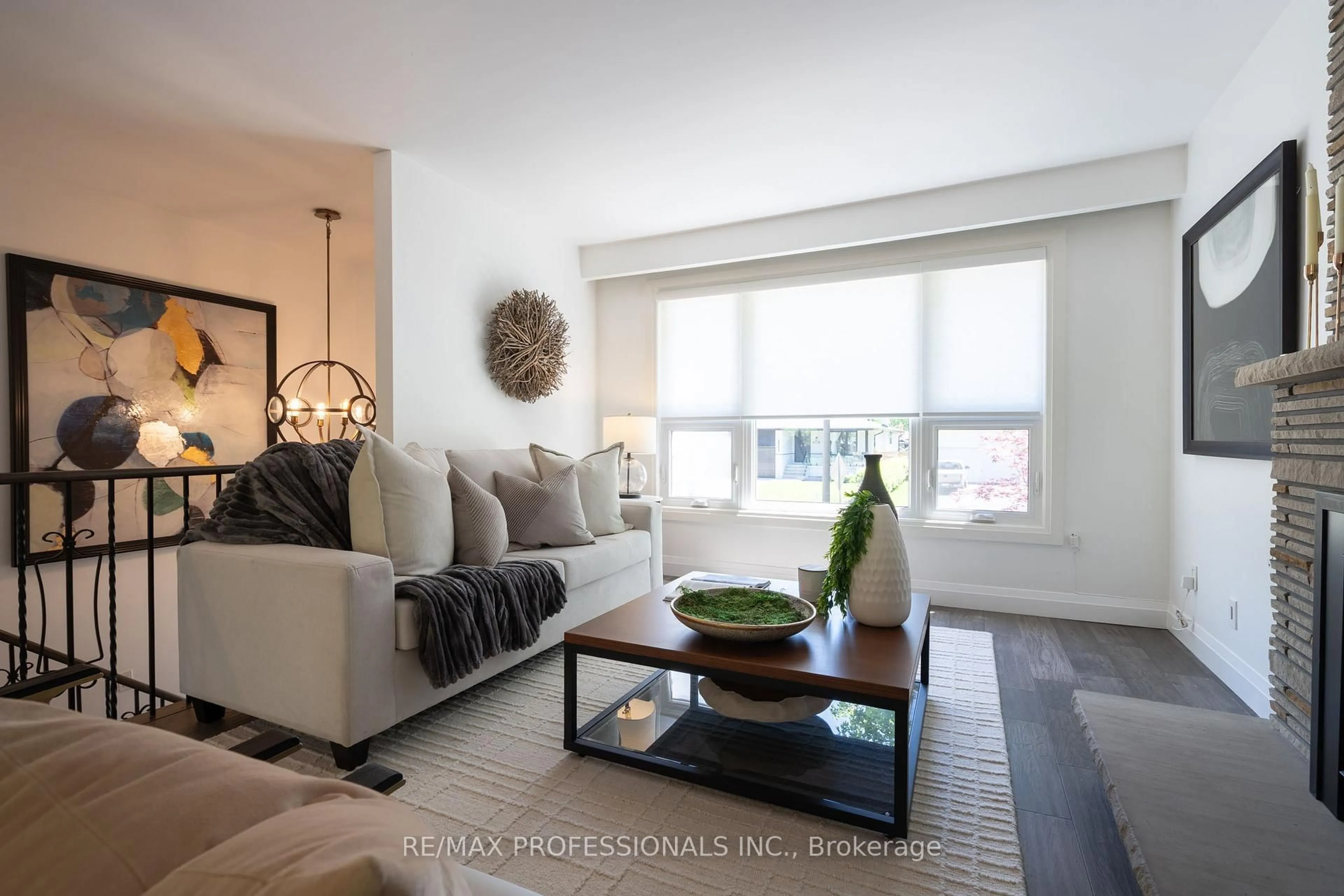 Living room with furniture, unknown for 3125 Riverview St, Oakville Ontario L6L 5J6