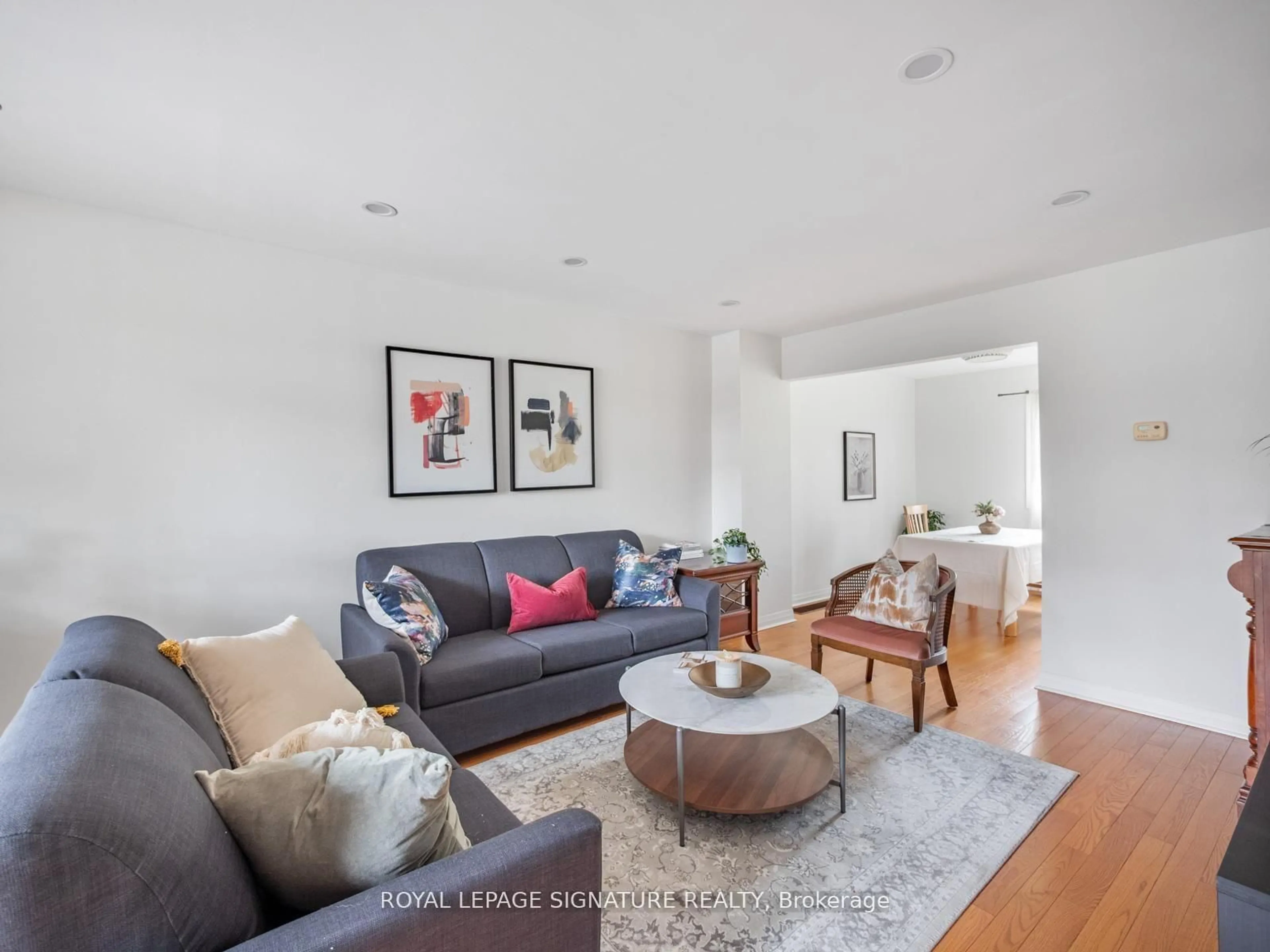 Living room with furniture, unknown for 3175 Kirwin Ave #92, Mississauga Ontario L5A 3M4
