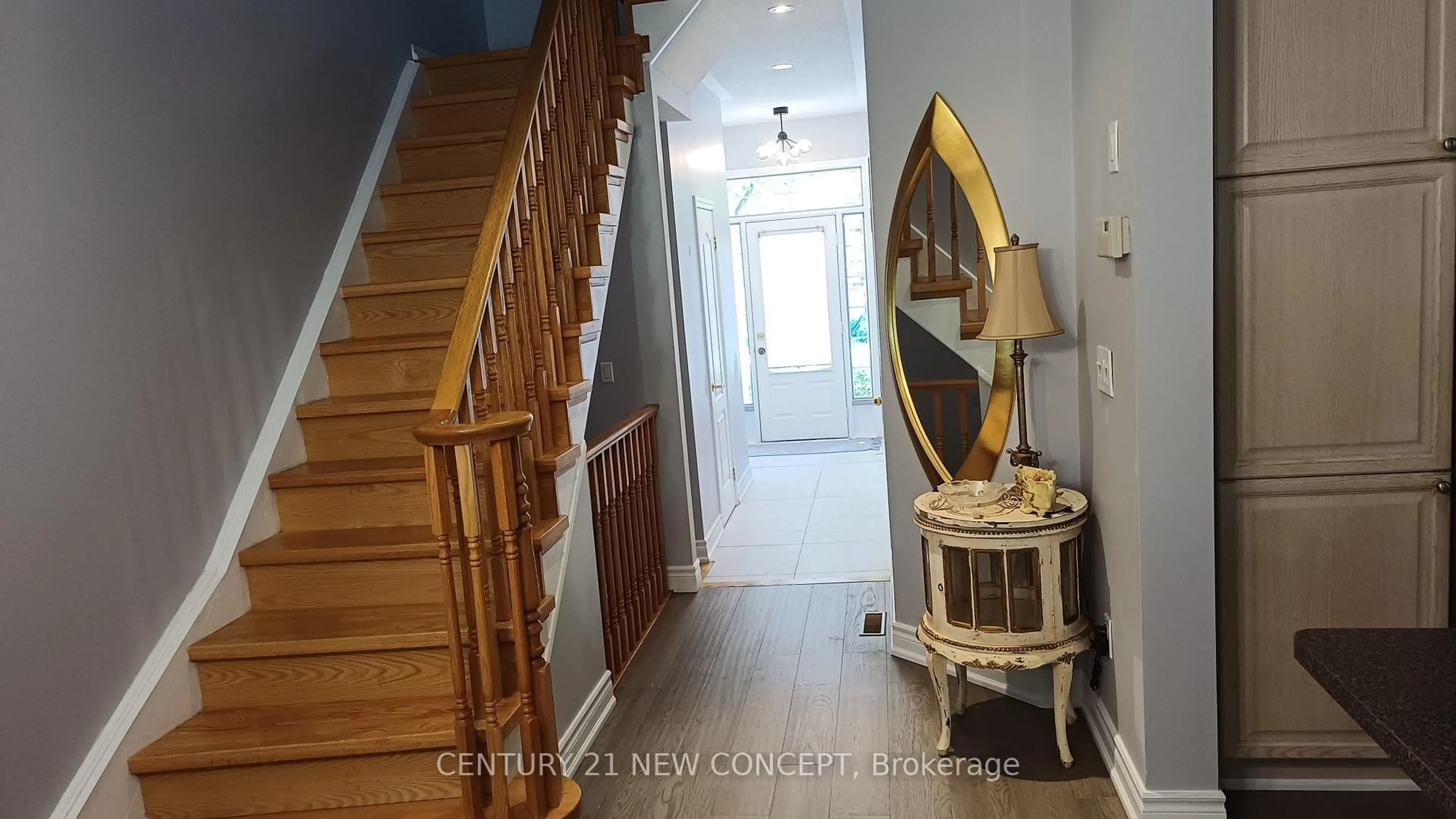 Indoor entryway for 2401 Fifth Line #8, Mississauga Ontario L5K 1V9
